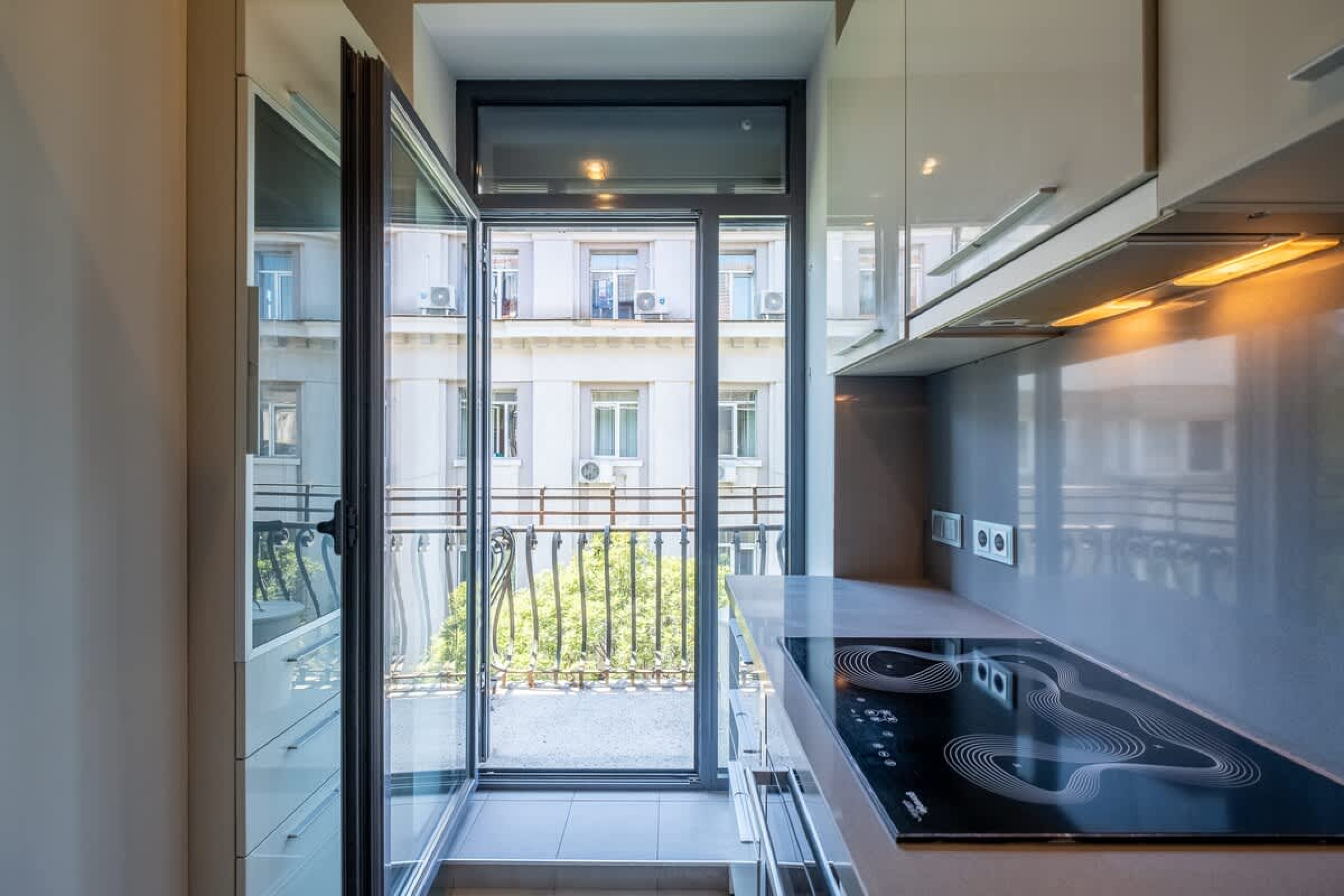 Scoutaround White Logo