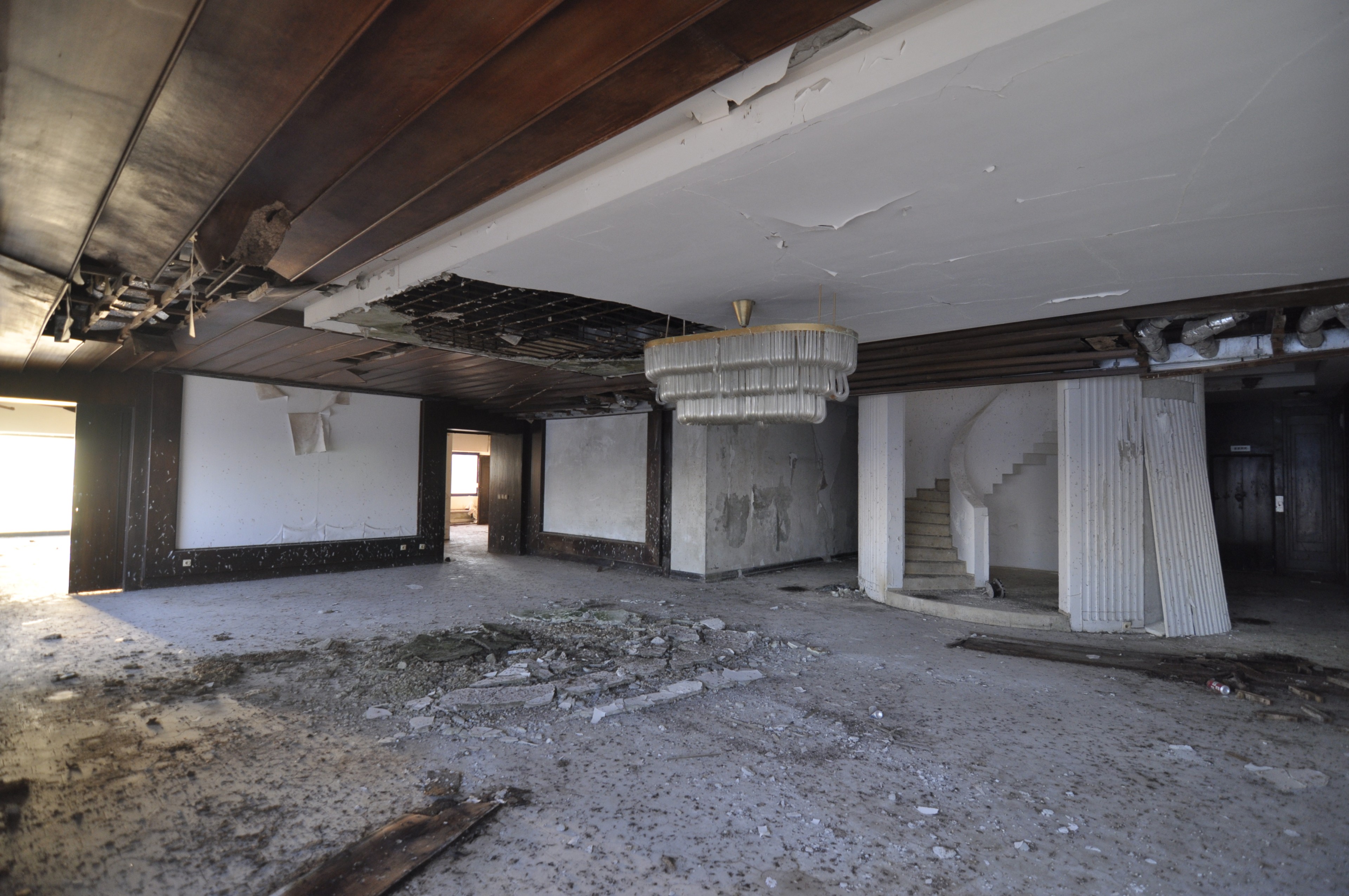 Scoutaround White Logo