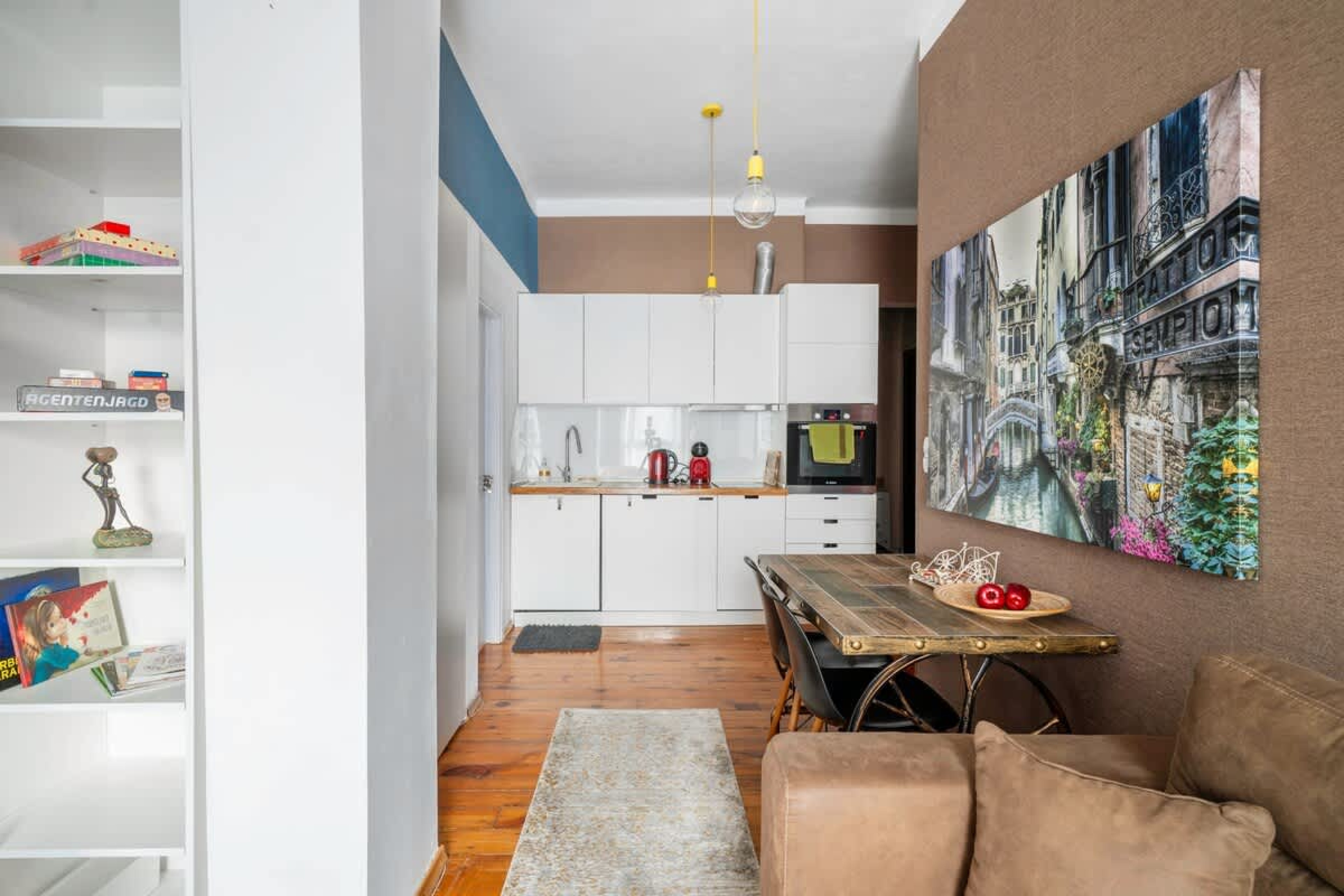 Scoutaround White Logo