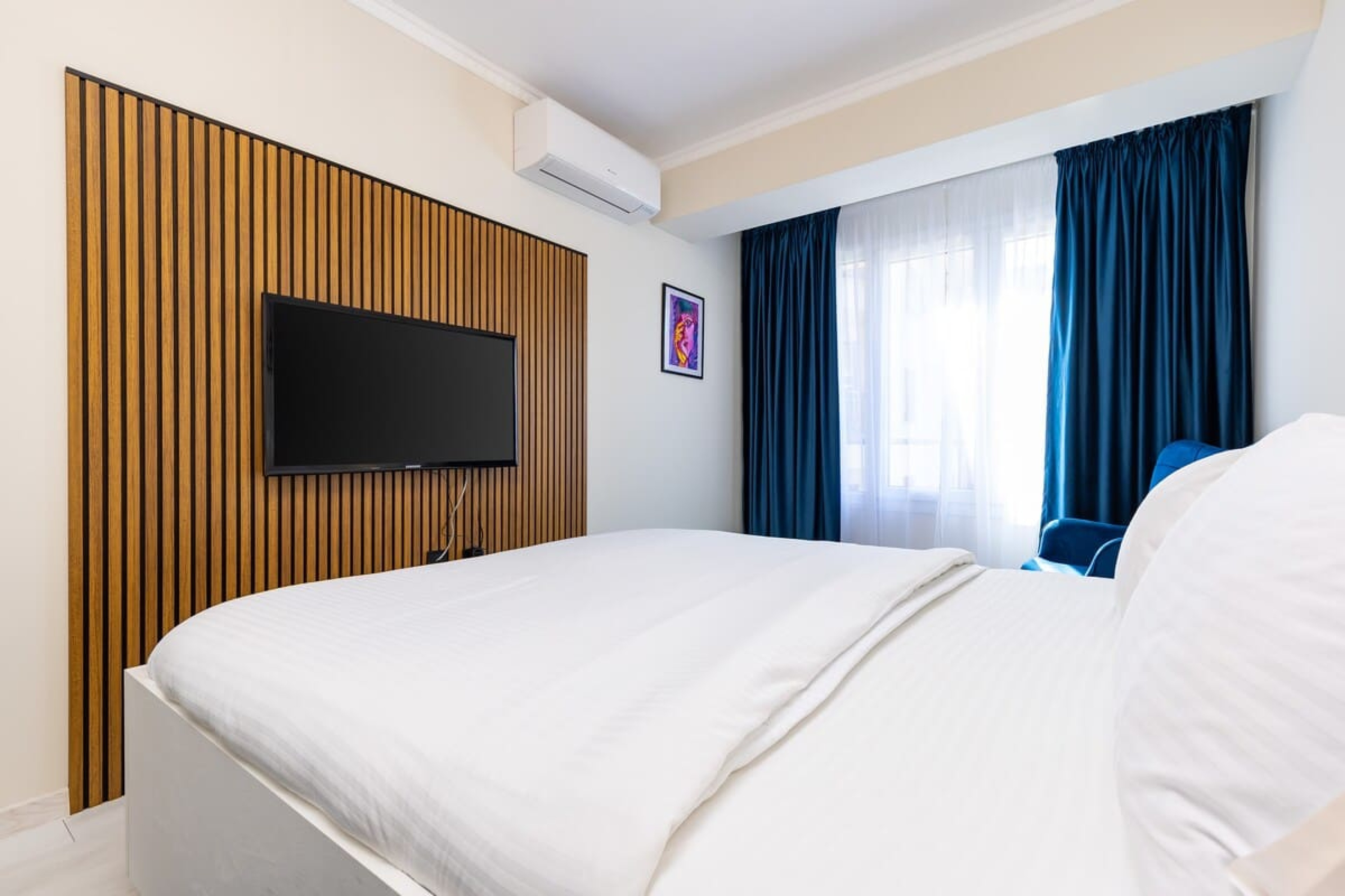 Scoutaround White Logo