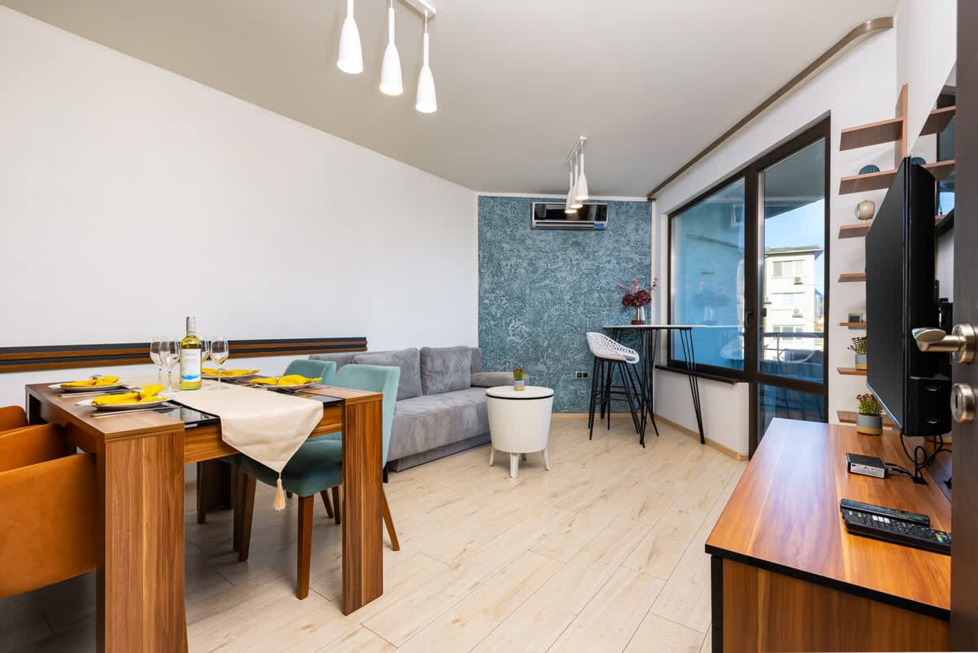 Scoutaround White Logo