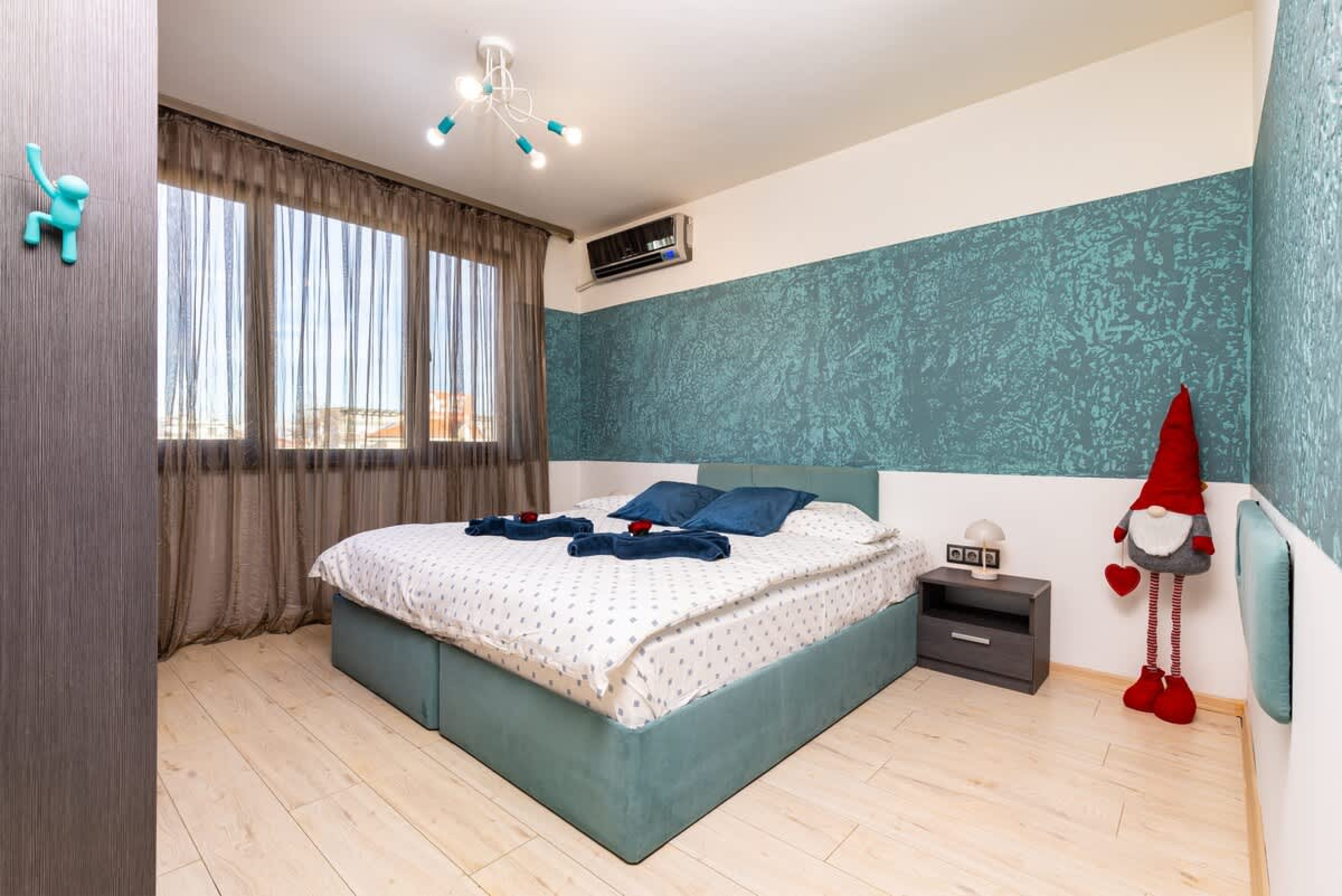 Scoutaround White Logo