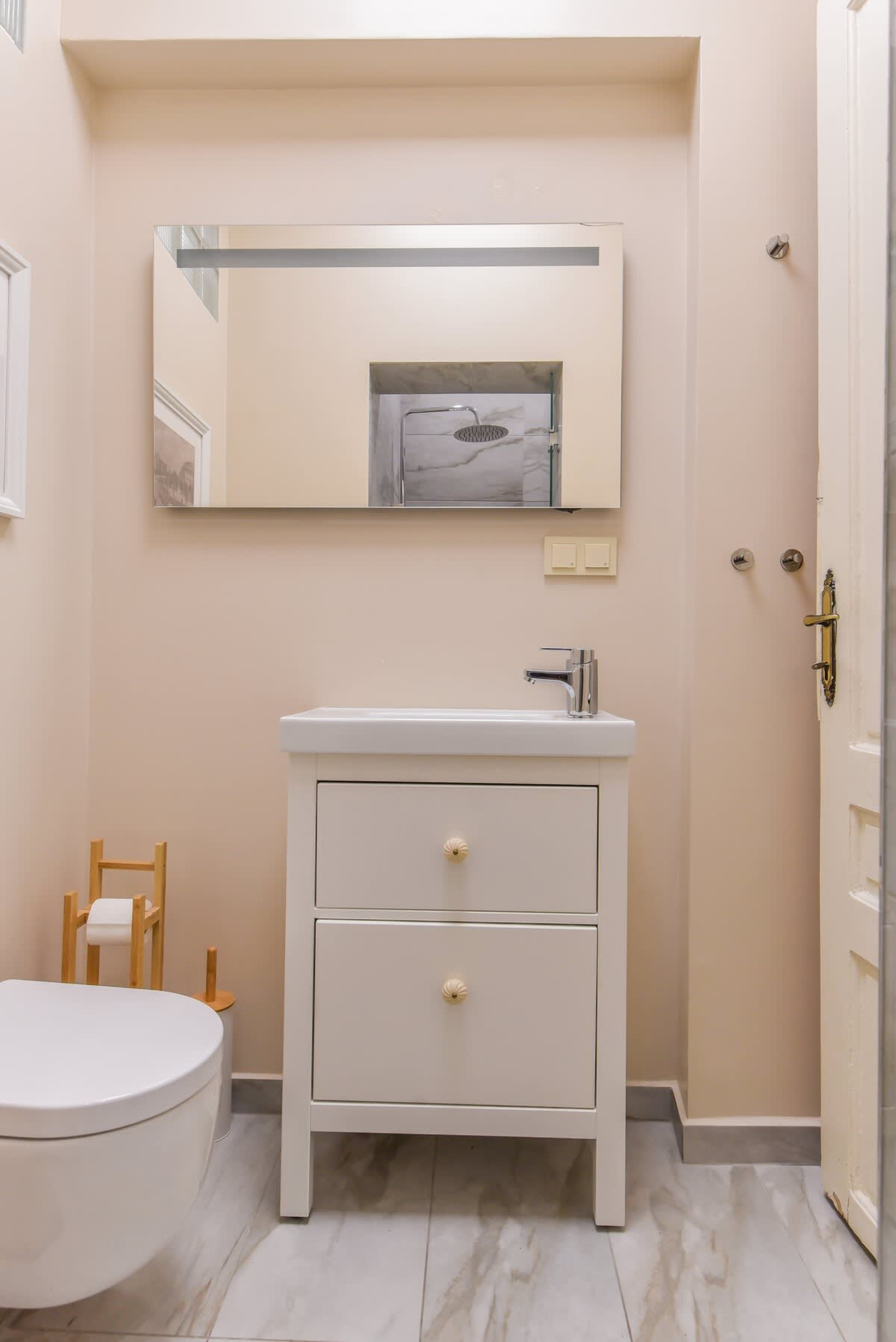 Scoutaround White Logo