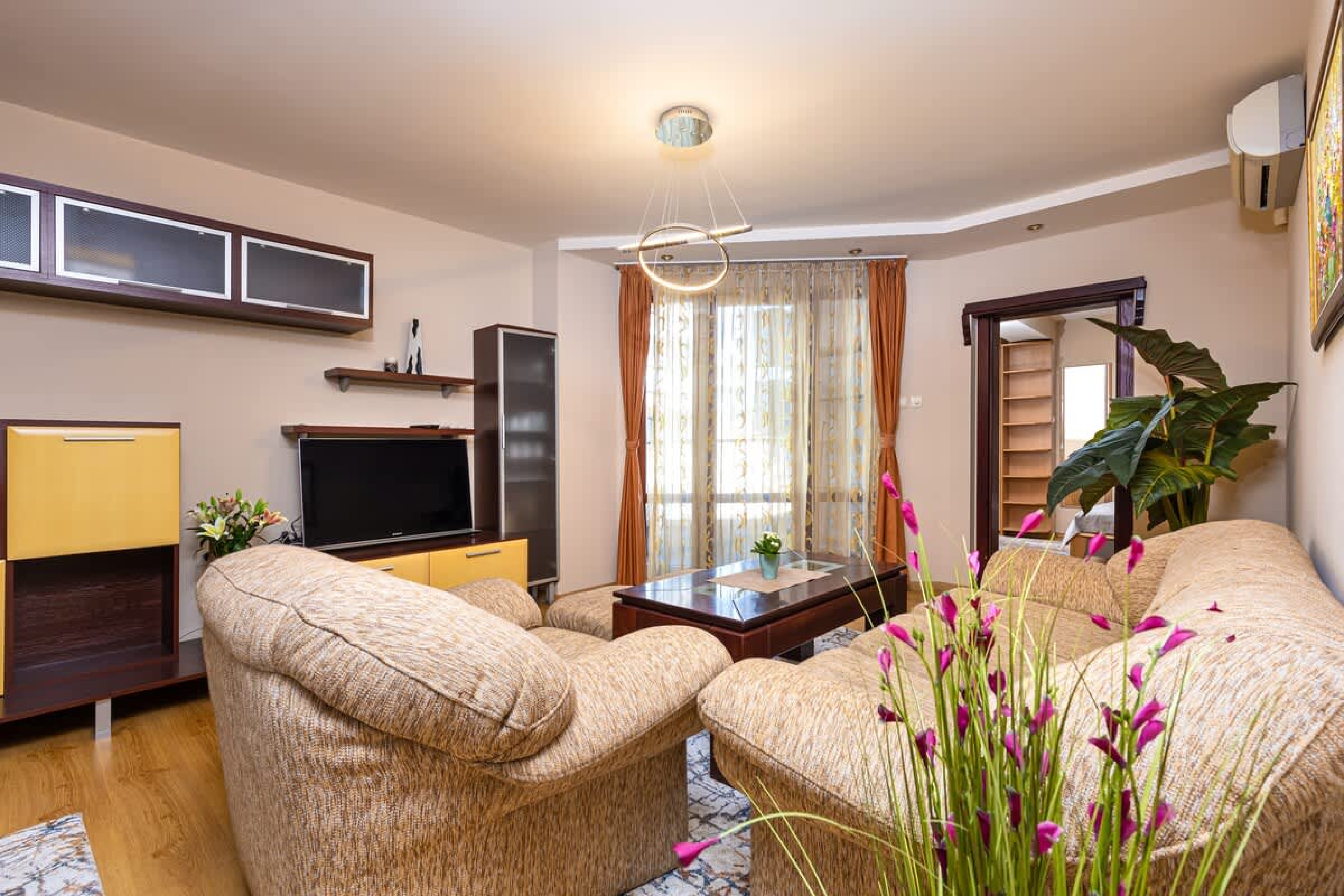 Scoutaround White Logo