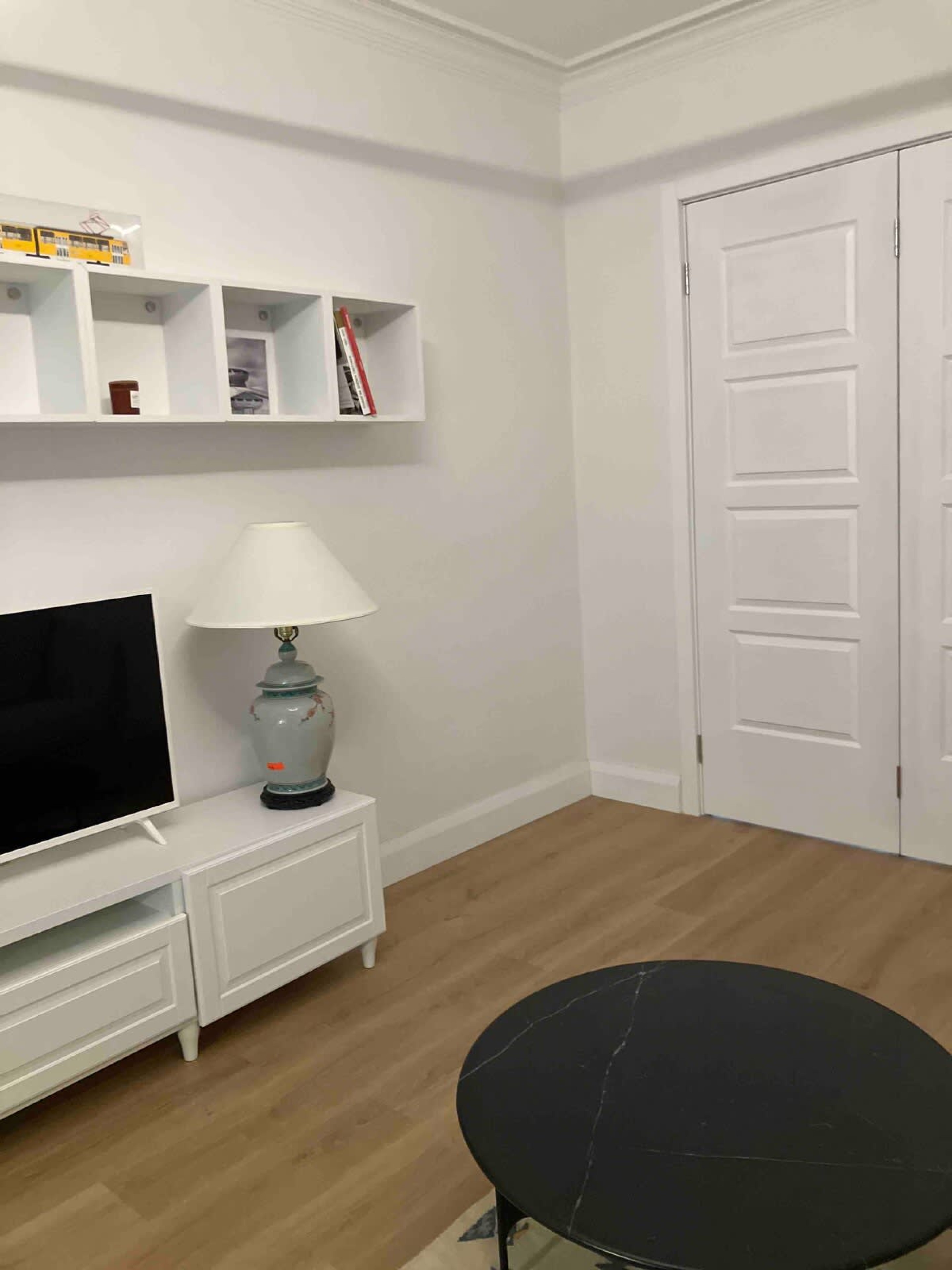 Scoutaround White Logo