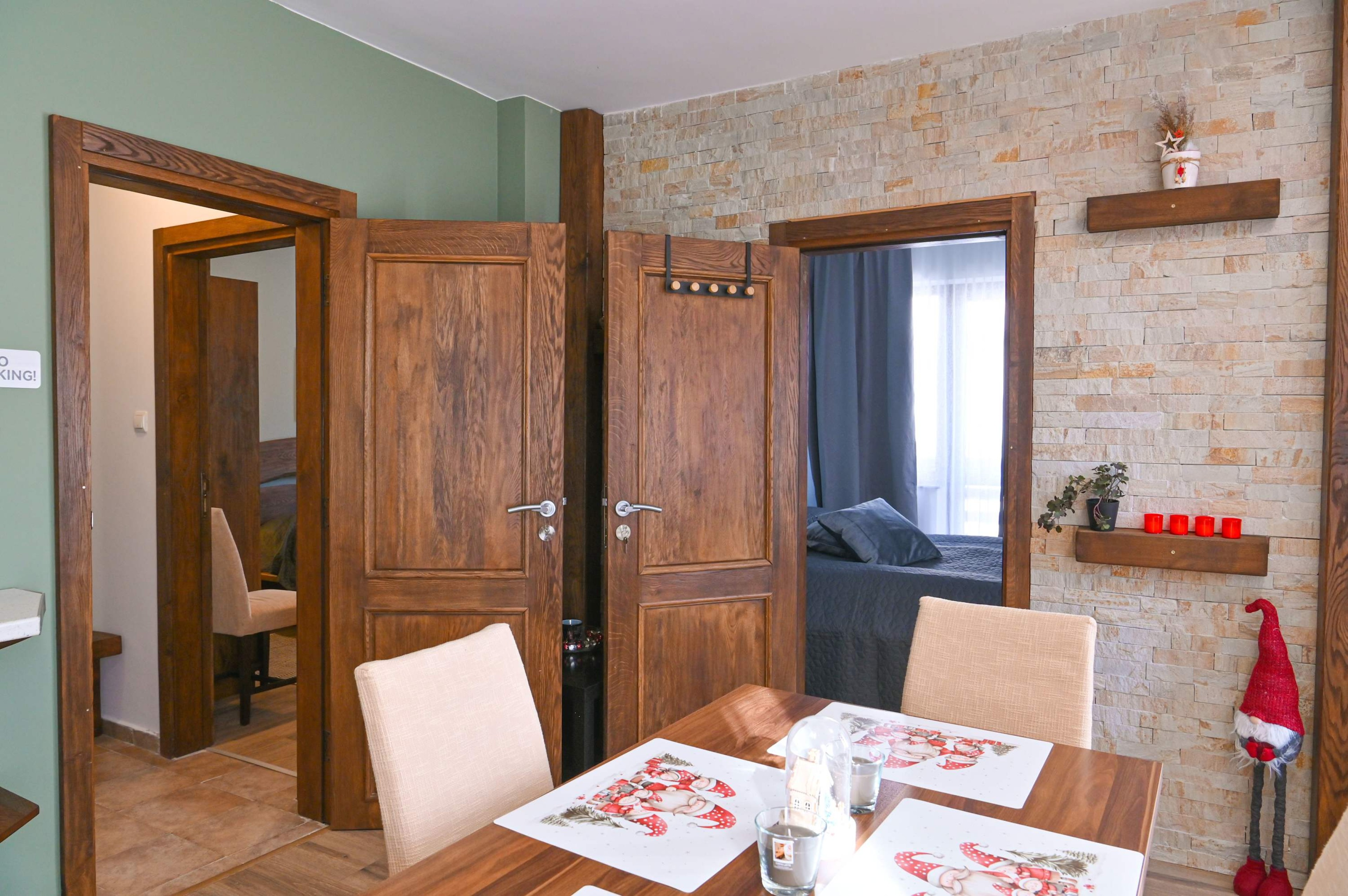 Scoutaround White Logo