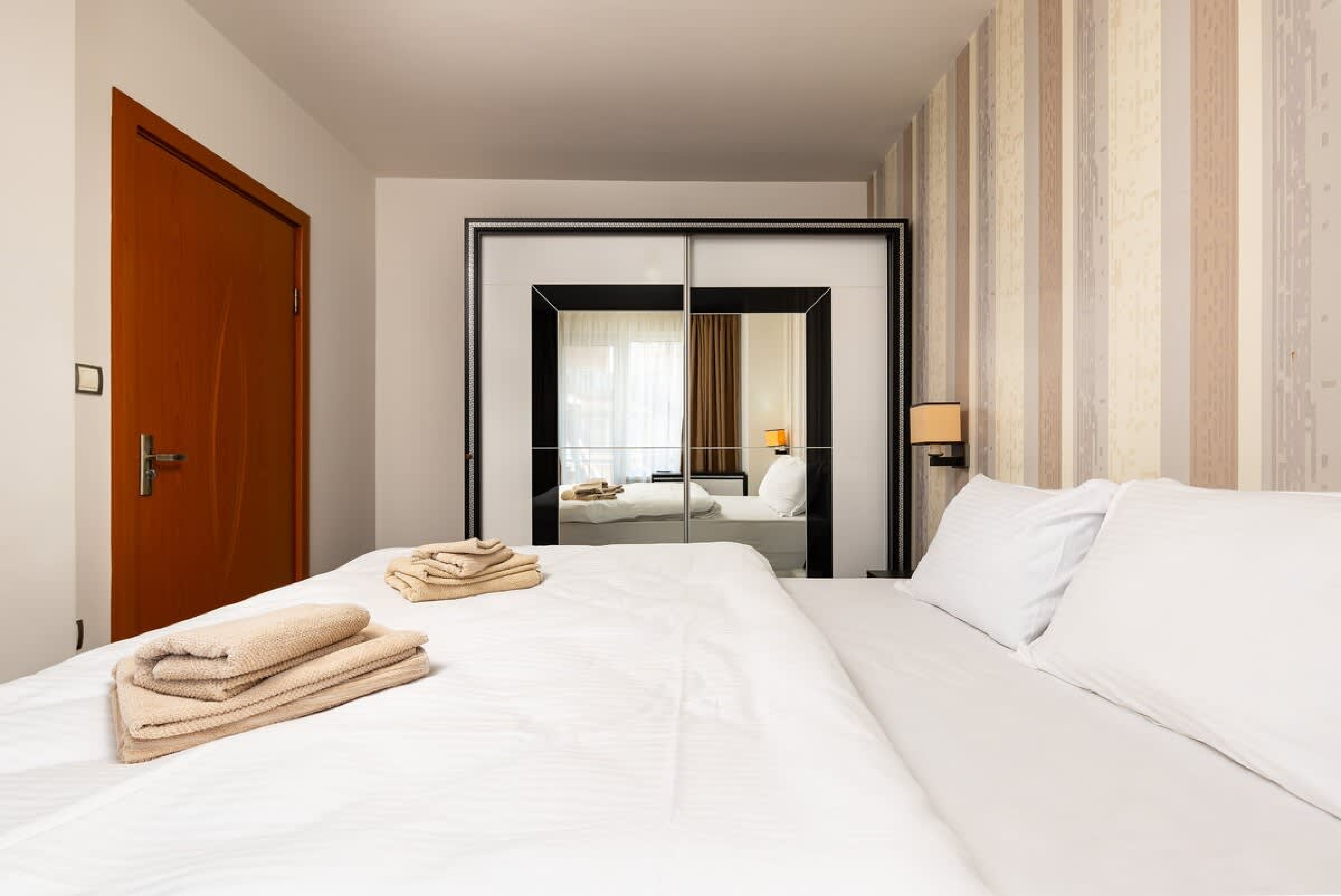 Scoutaround White Logo