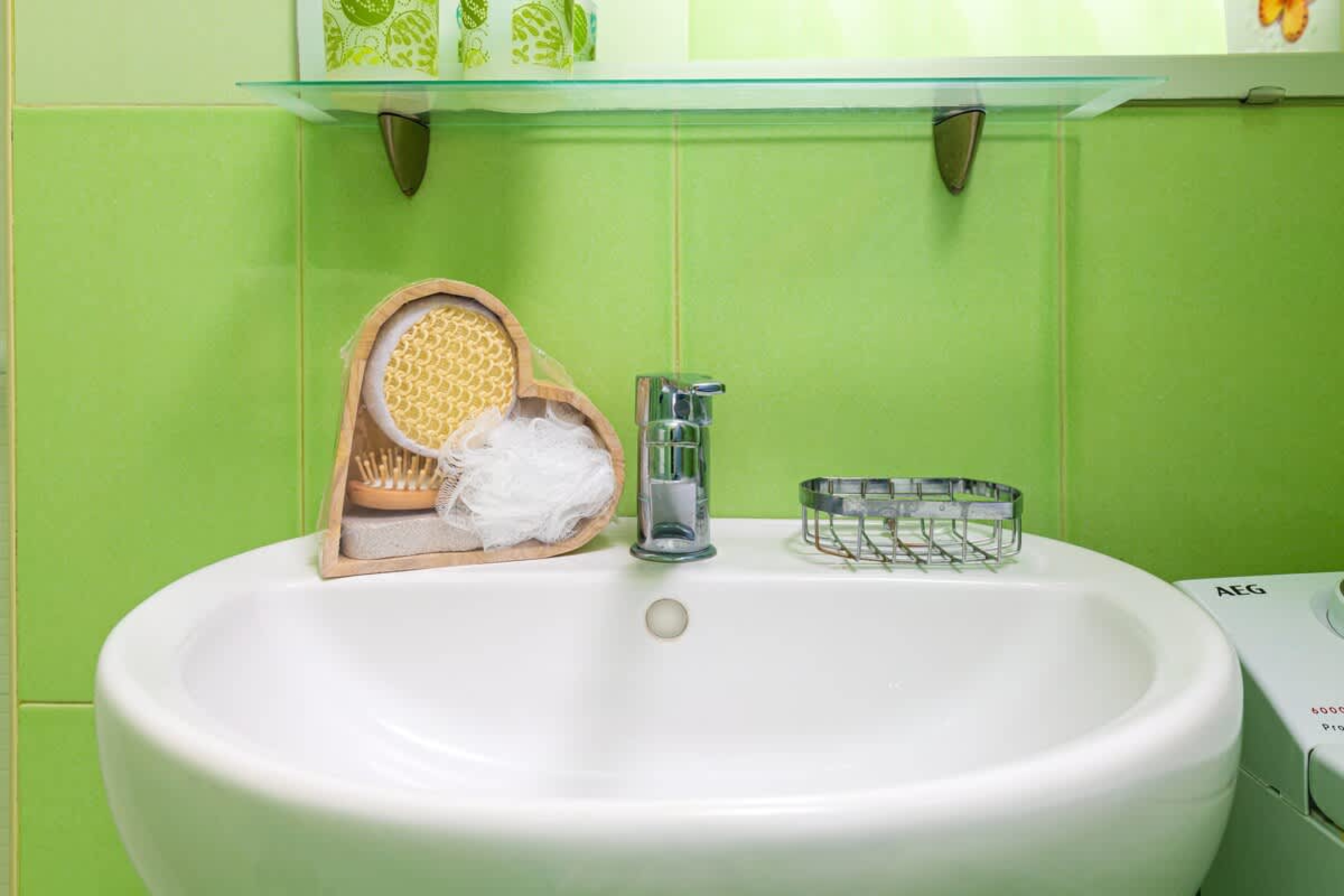 Scoutaround White Logo