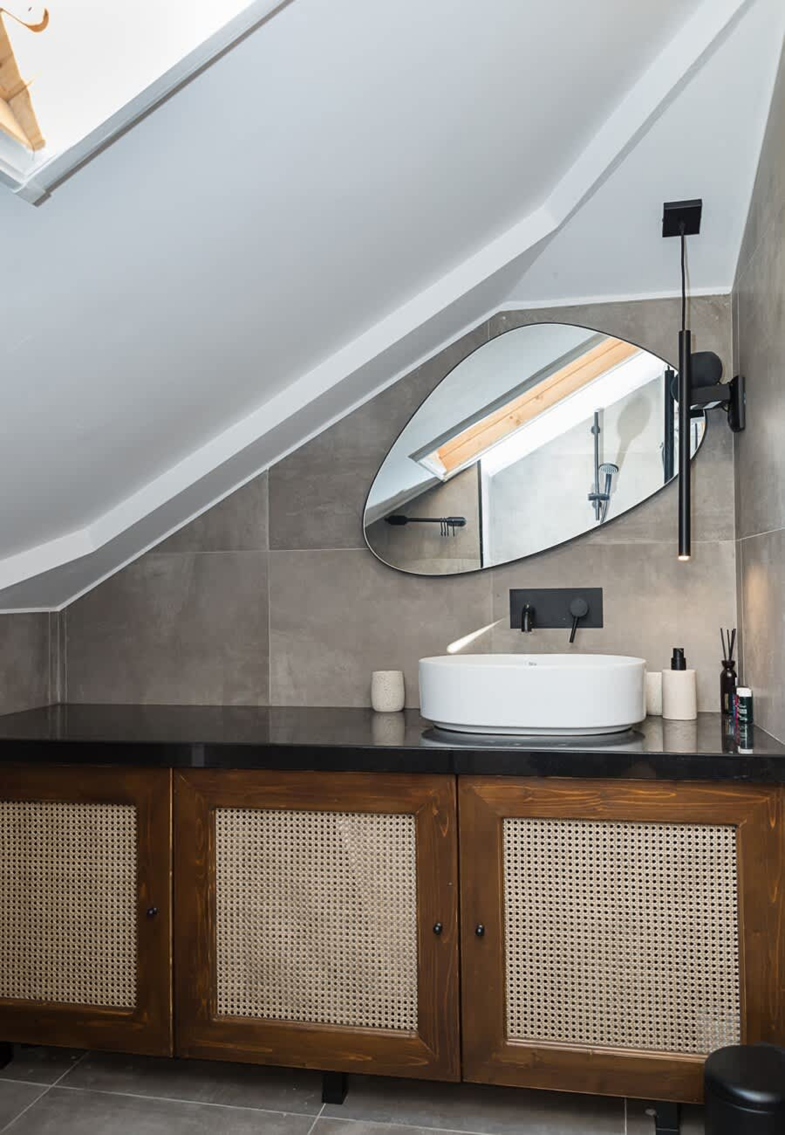 Scoutaround White Logo