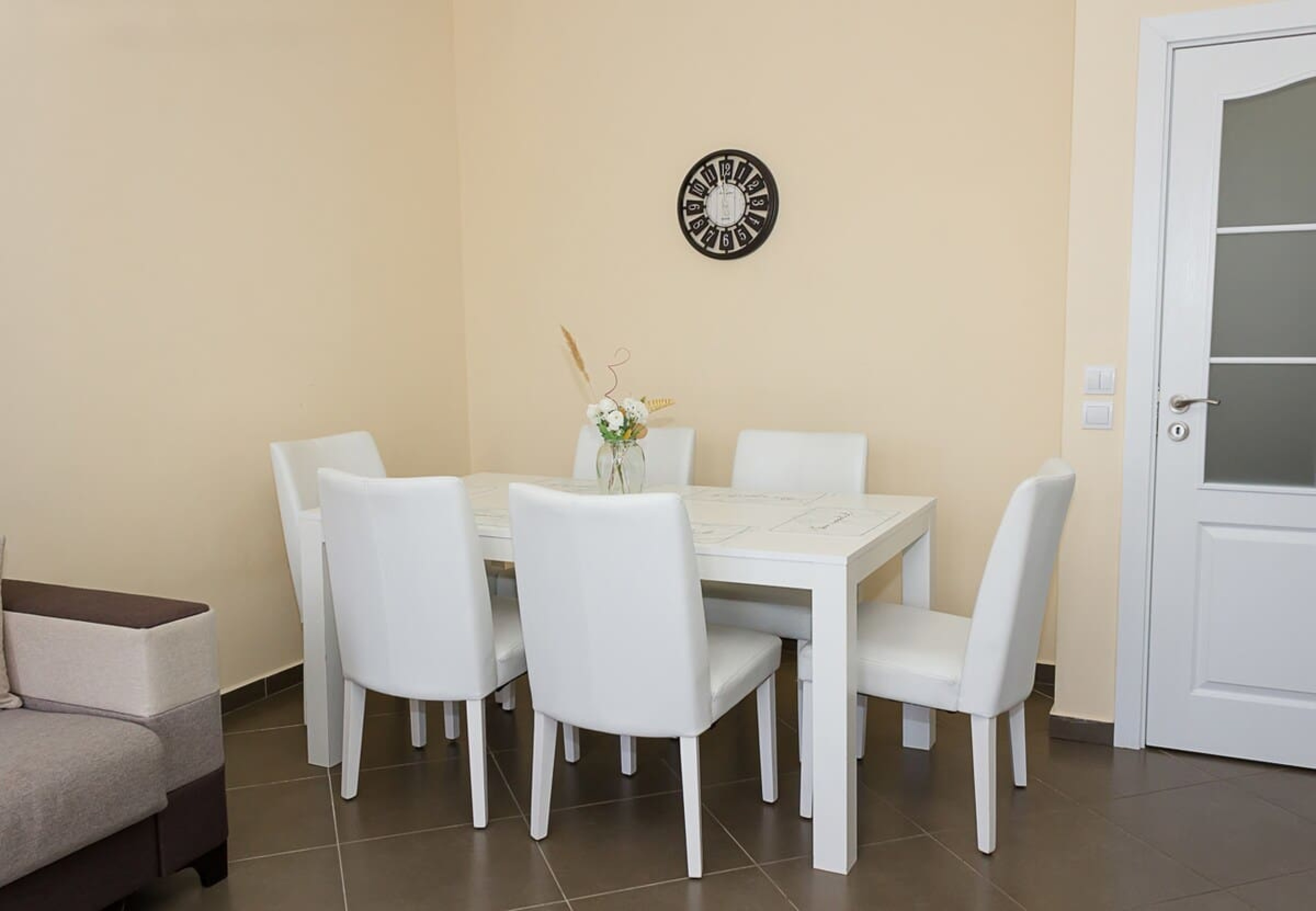 Scoutaround White Logo