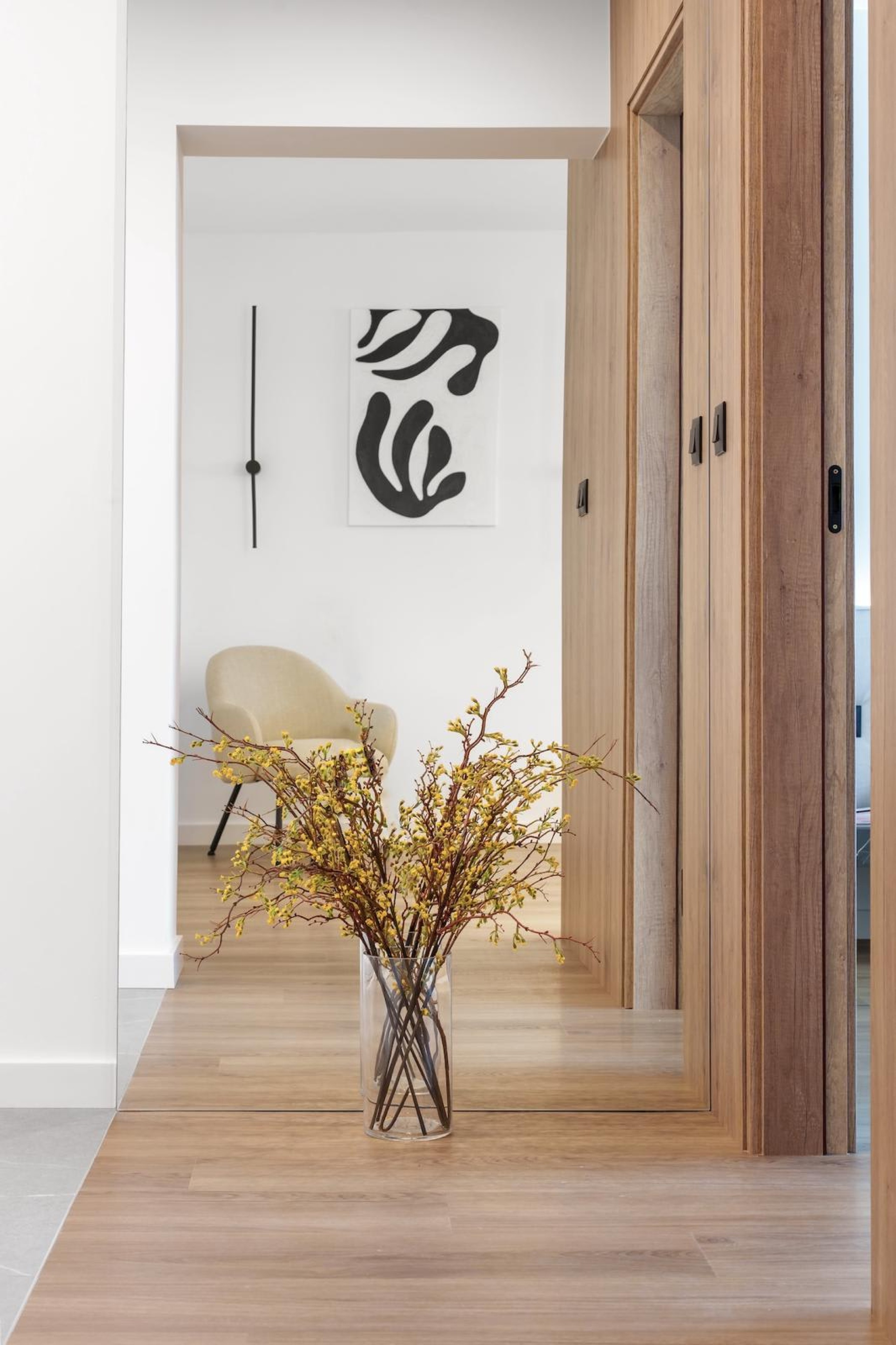 Scoutaround White Logo