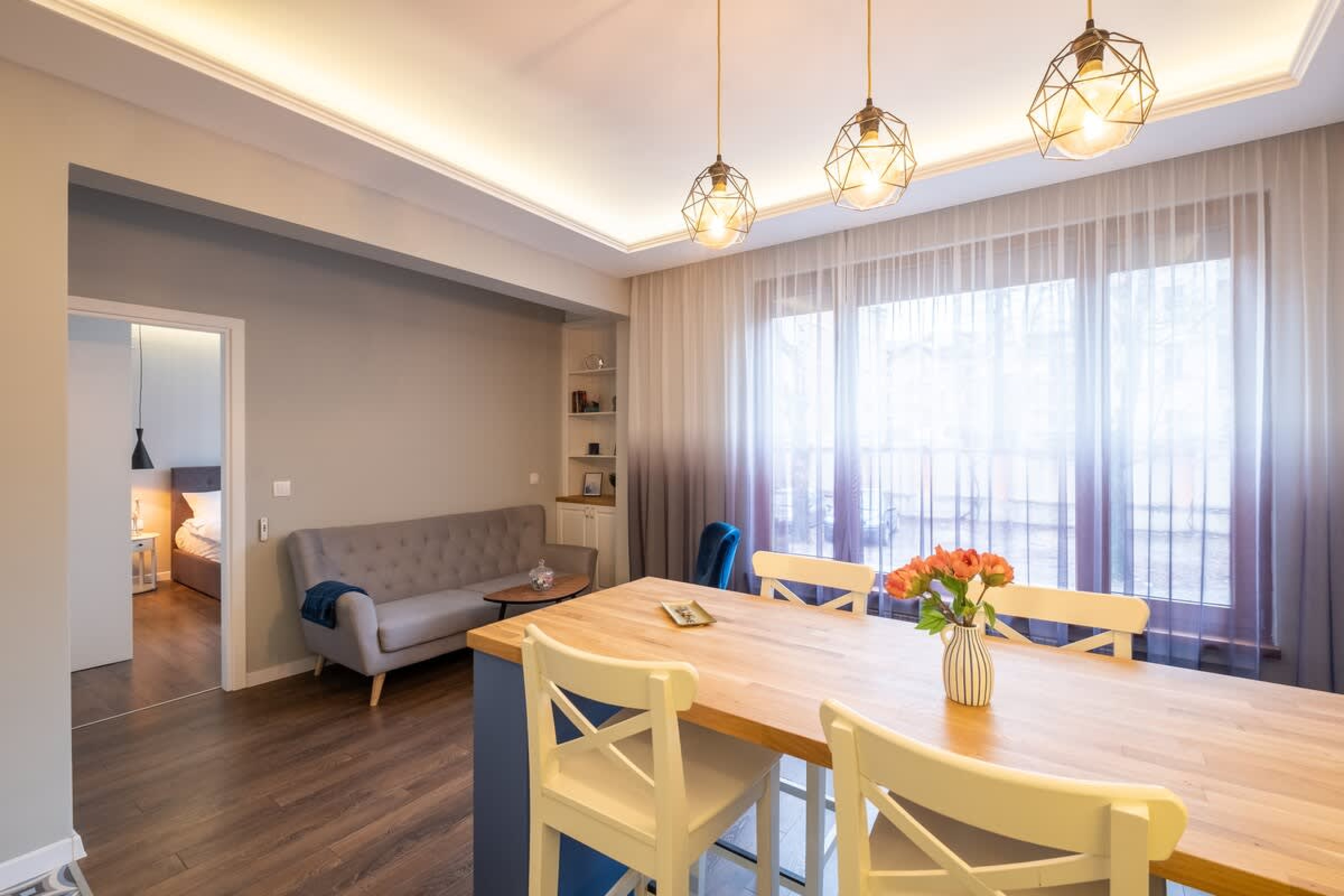 Scoutaround White Logo