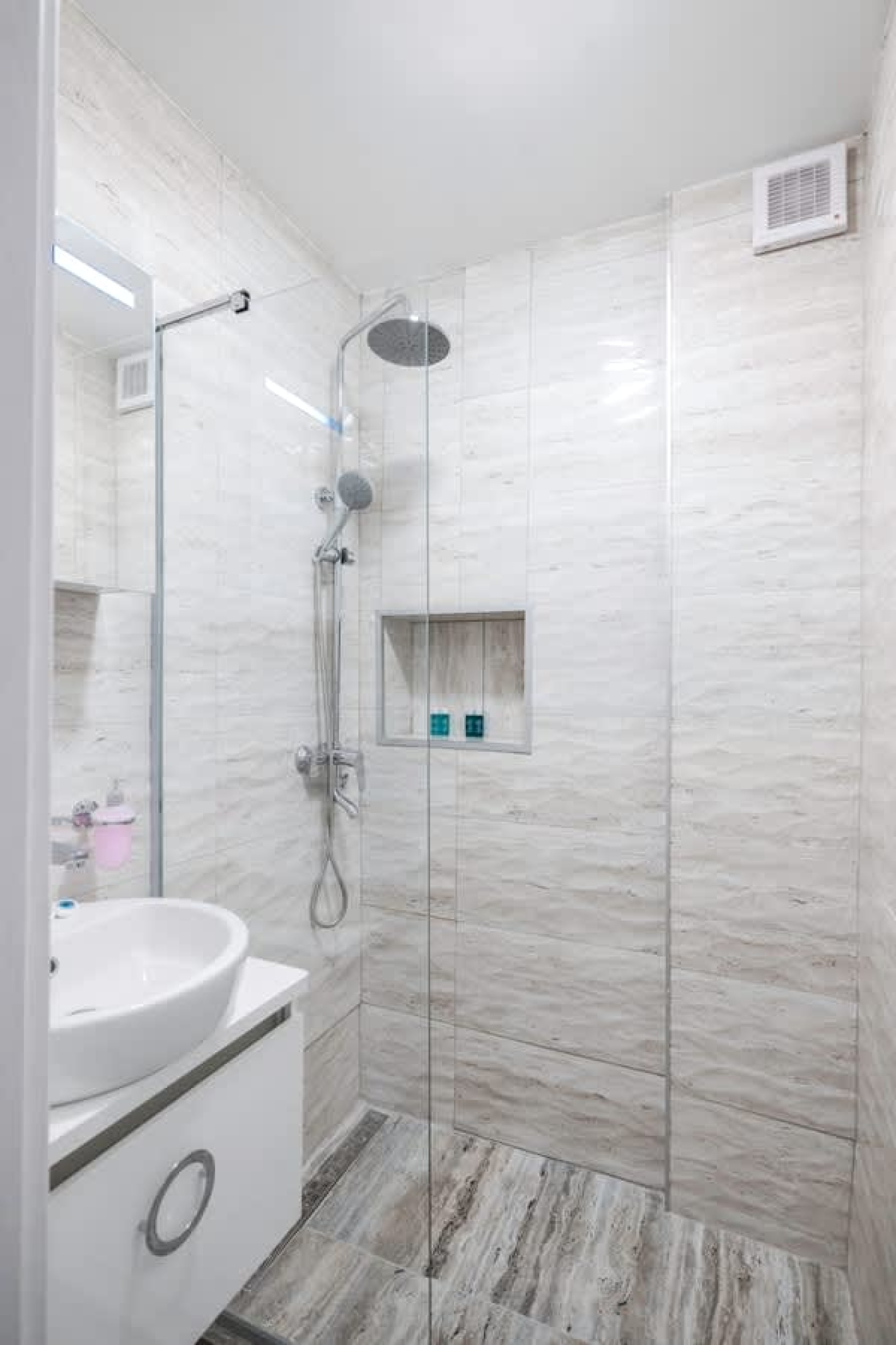 Scoutaround White Logo