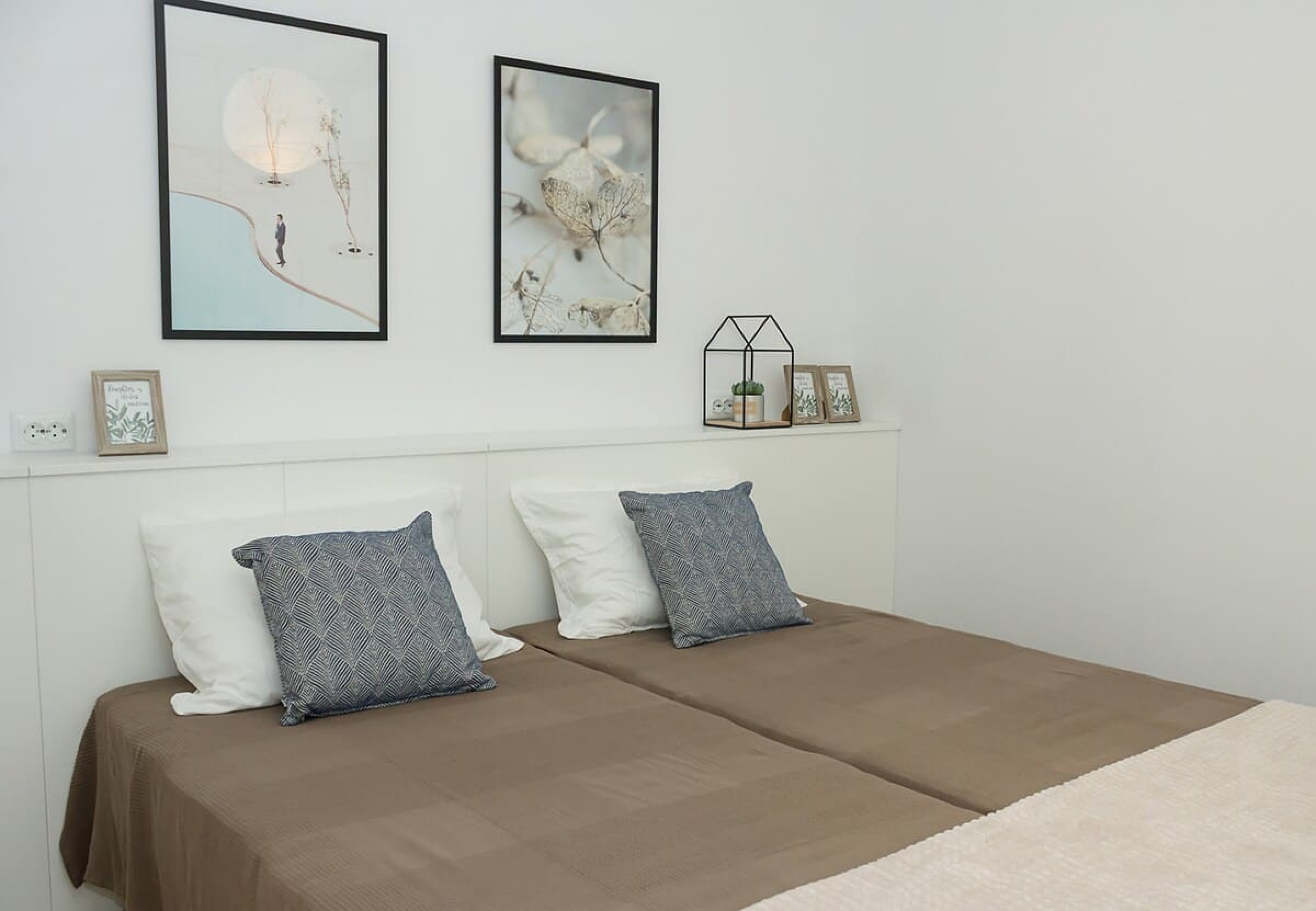 Scoutaround White Logo