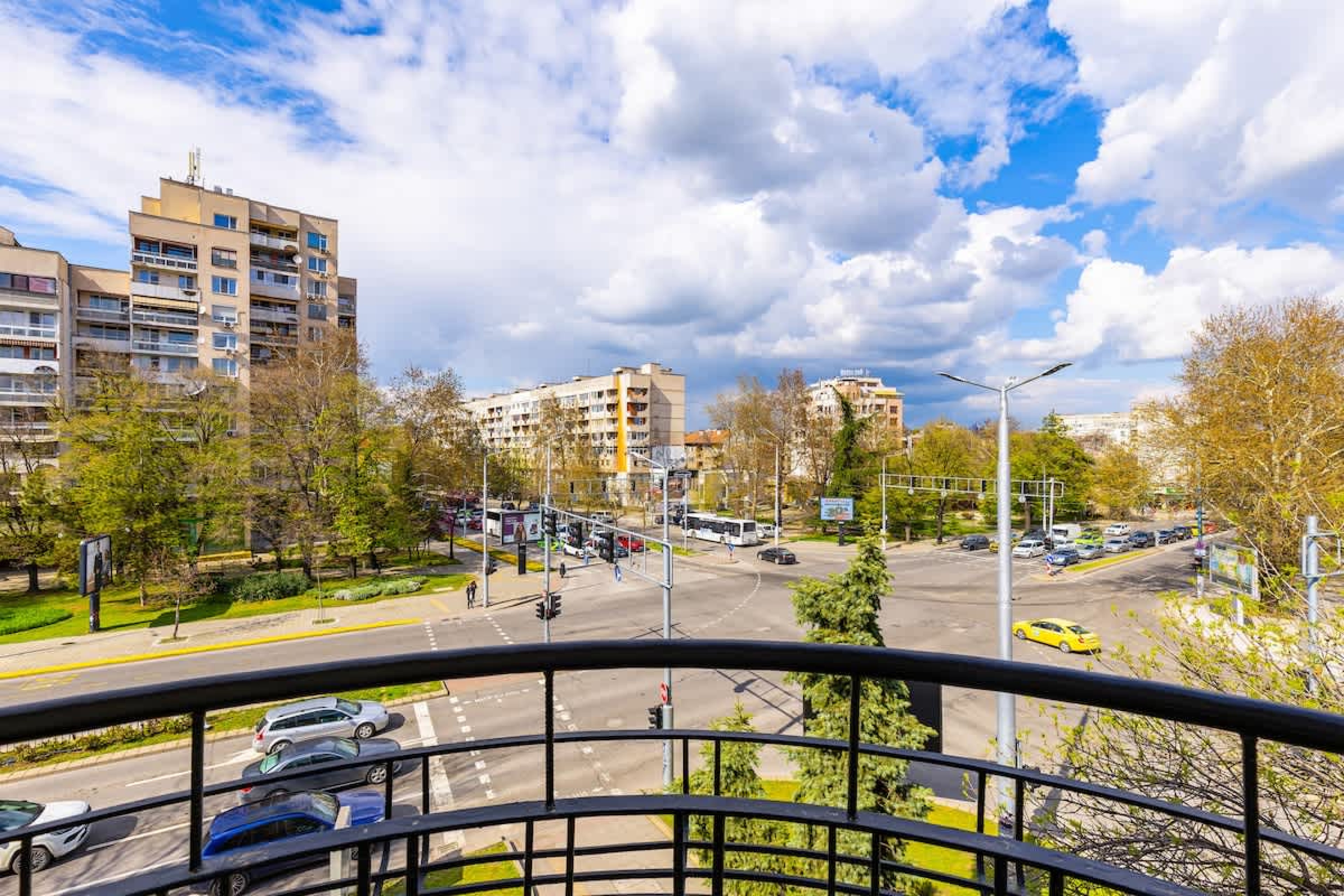 Serene Living in the Heart of Plovdiv - Photo 14
