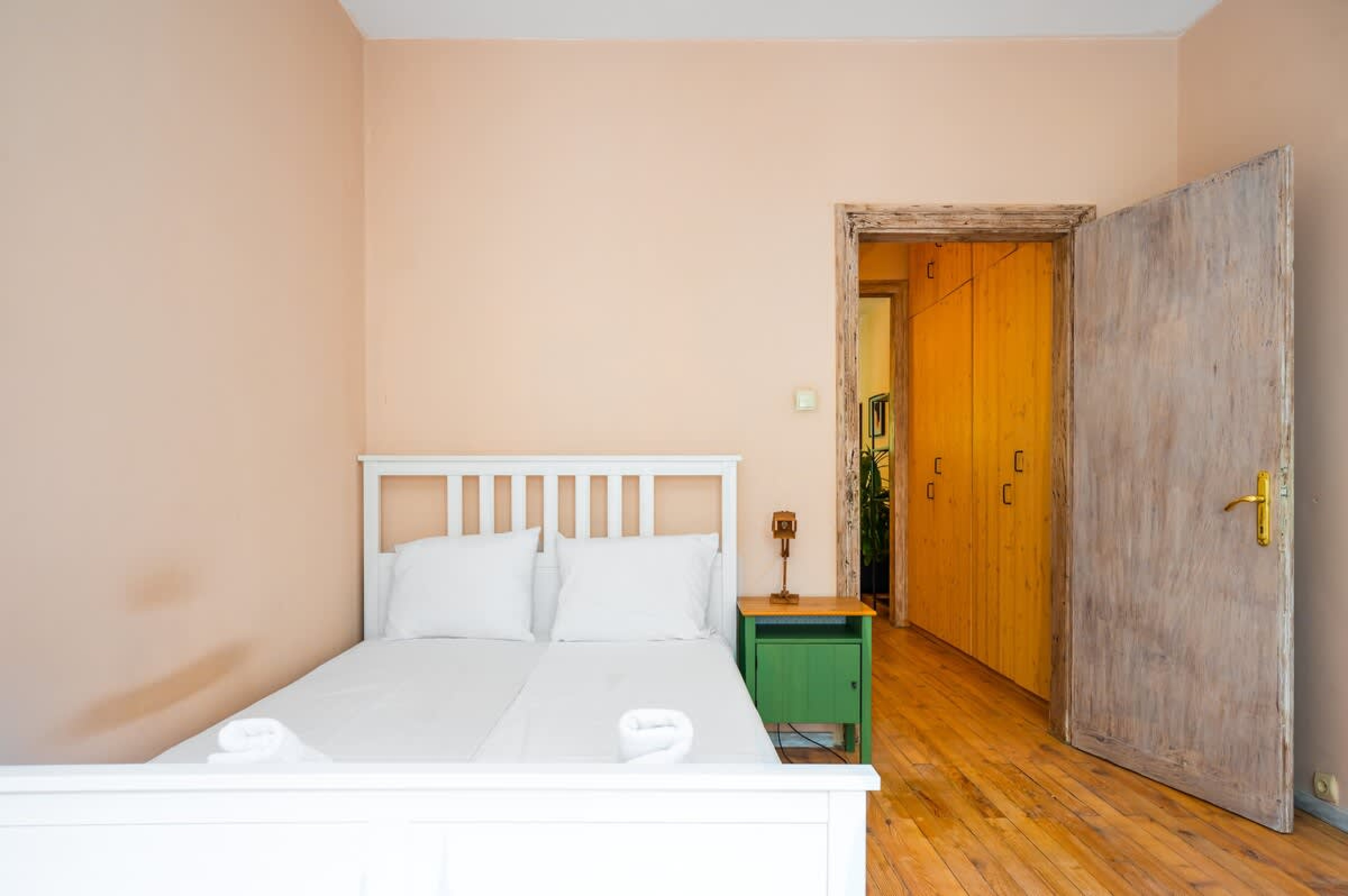 Scoutaround White Logo