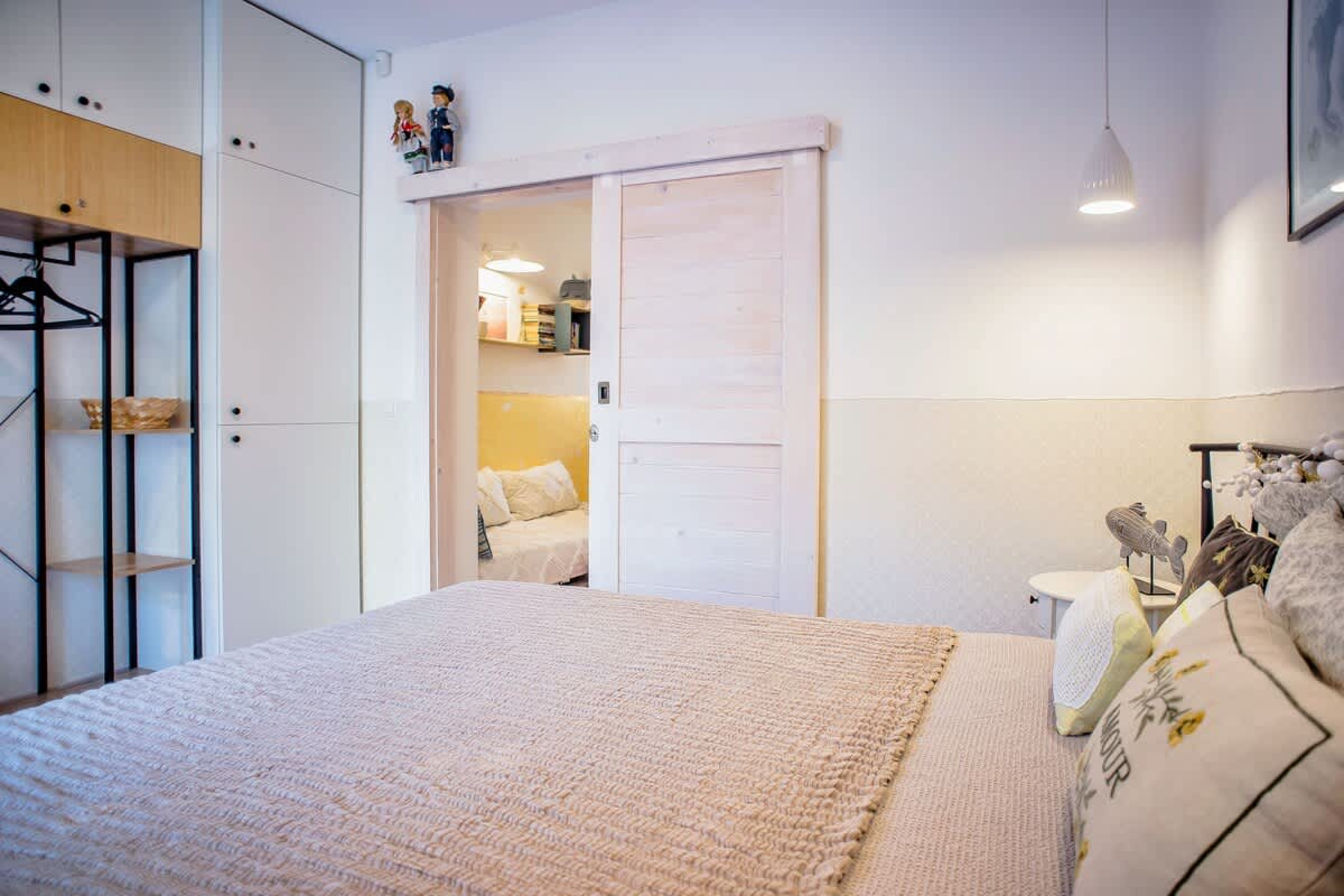 Scoutaround White Logo