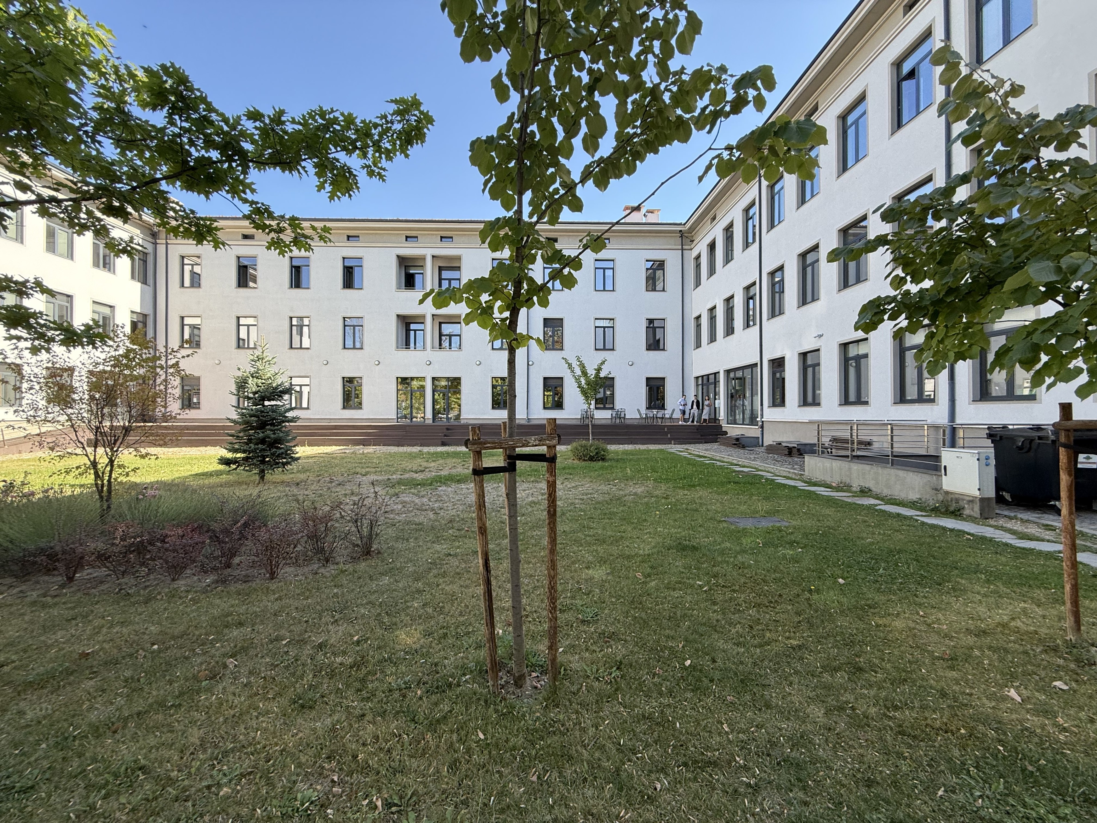 Scoutaround White Logo