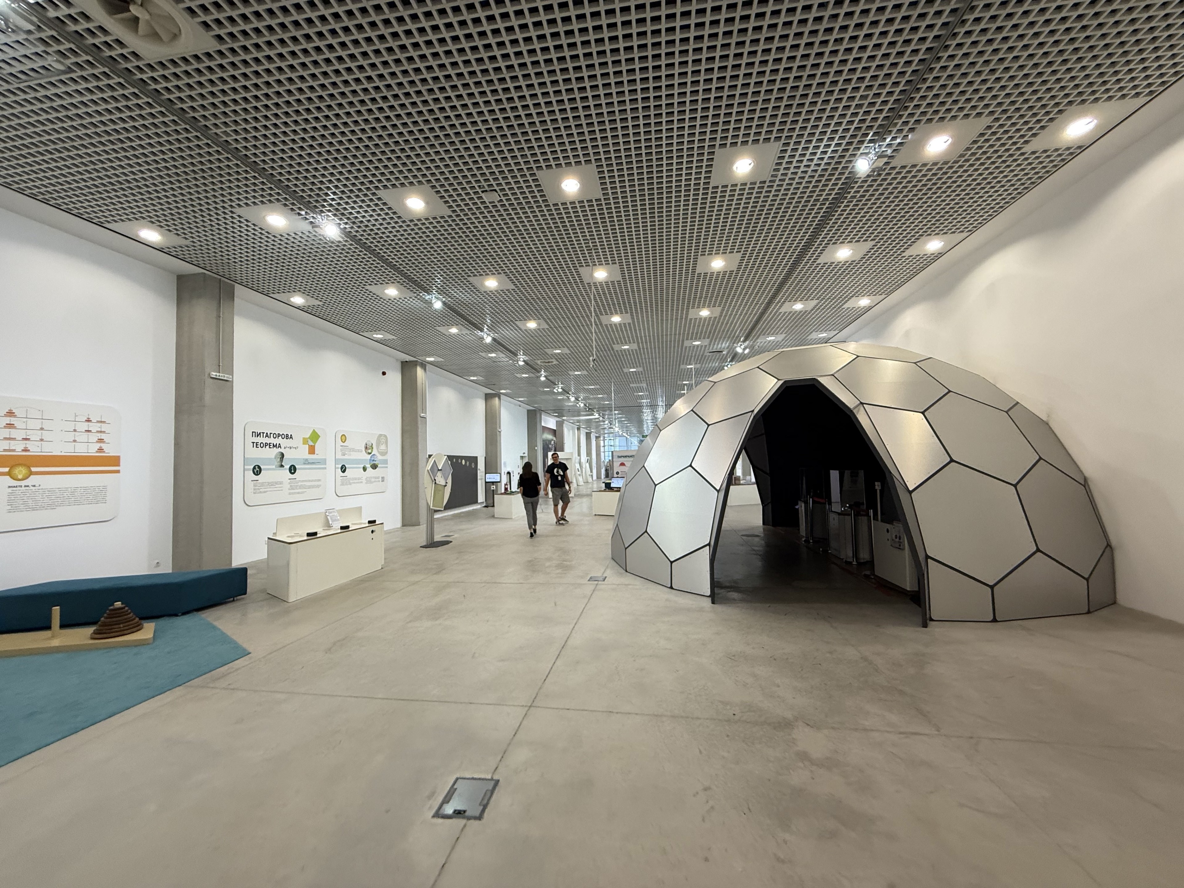 Scoutaround White Logo