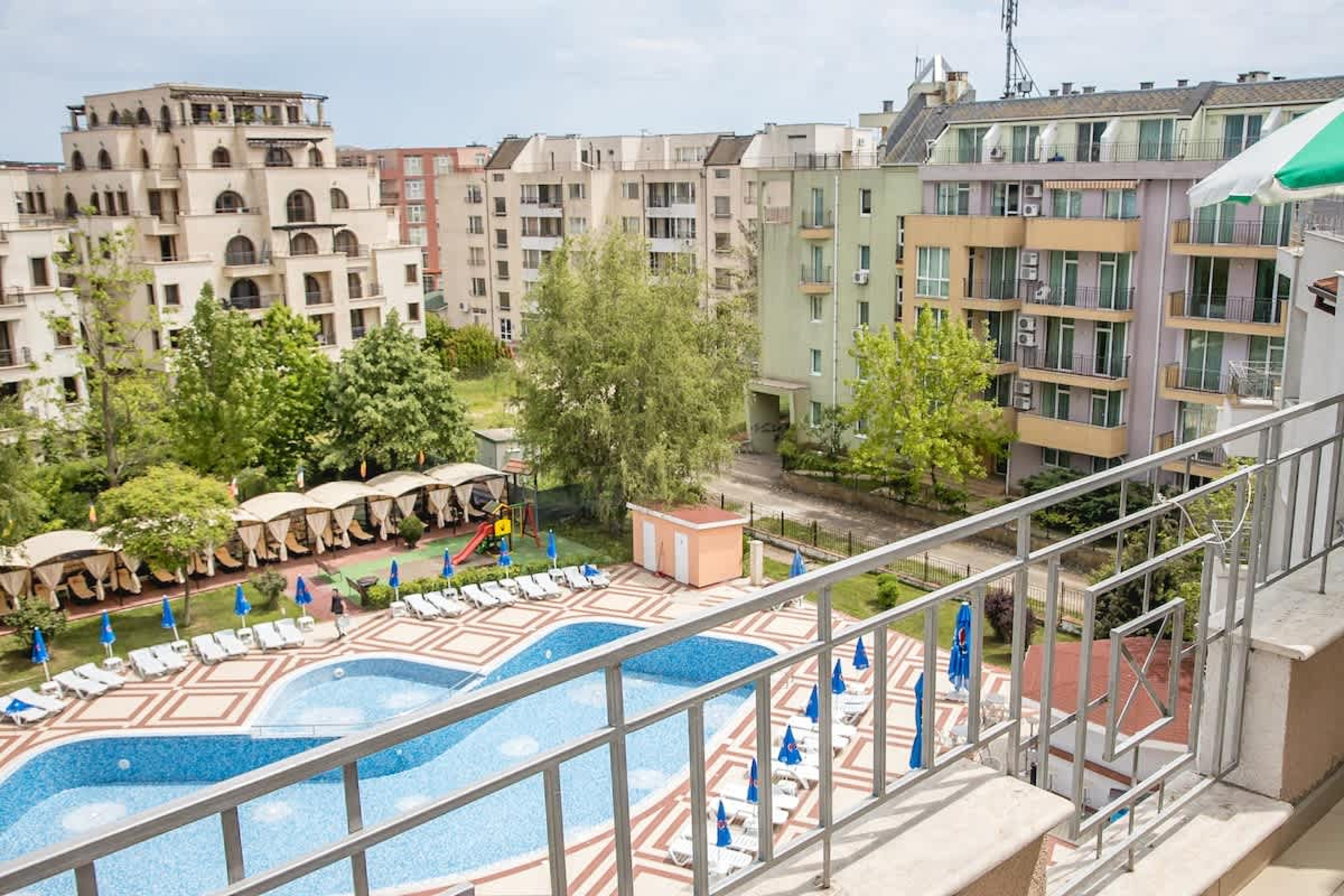 Scoutaround White Logo