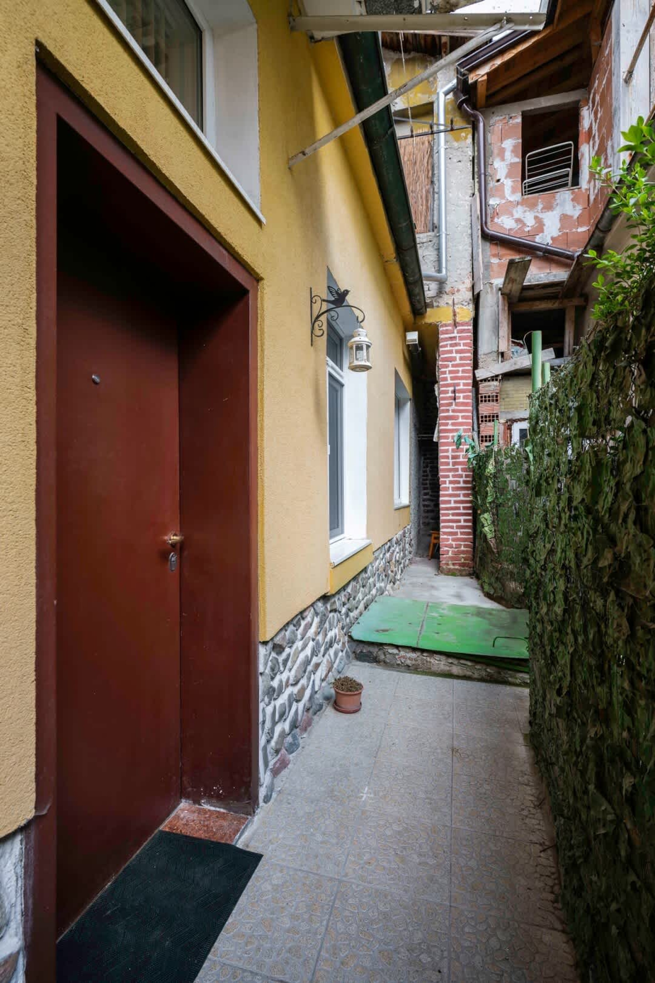 Scoutaround White Logo