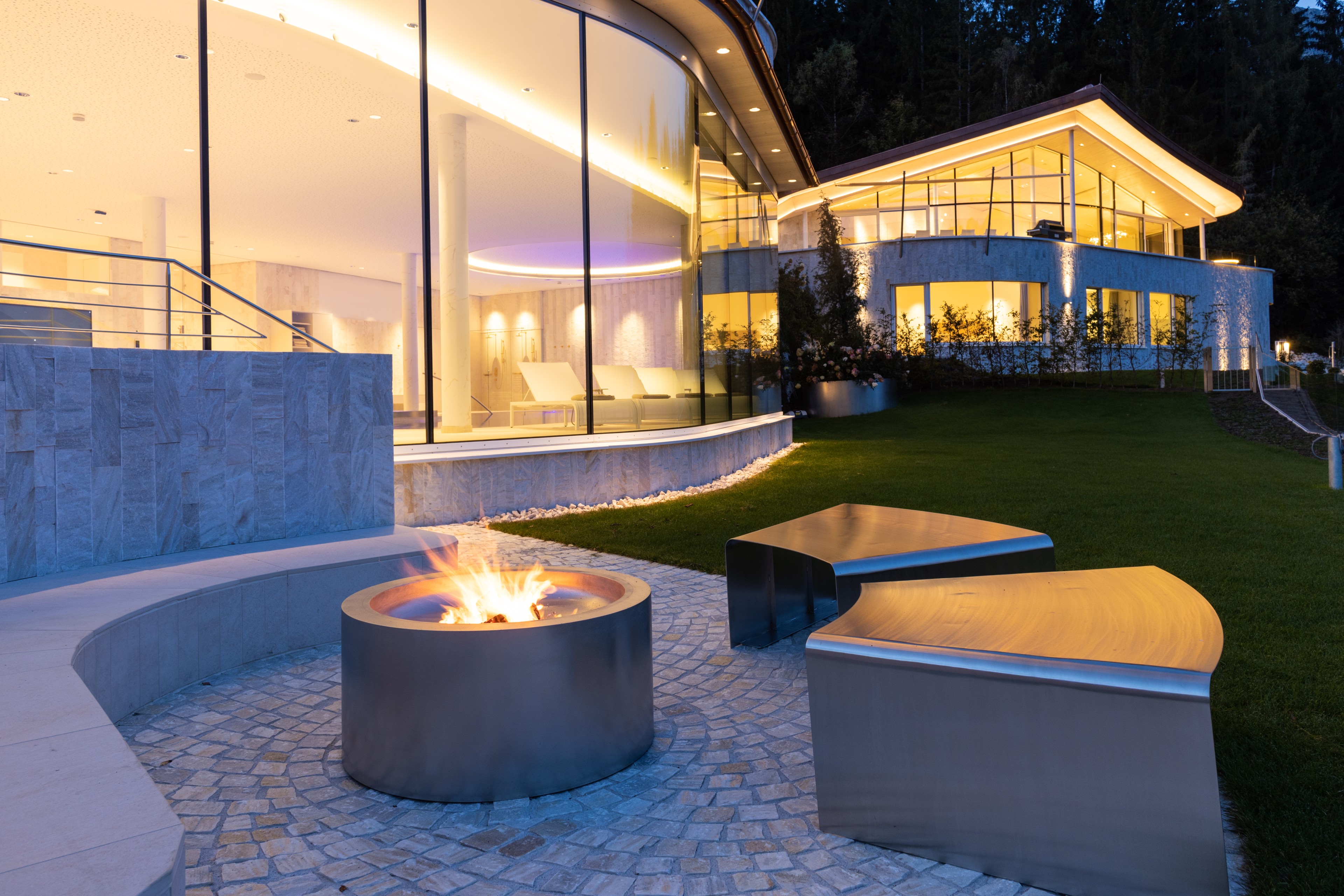 Scoutaround White Logo