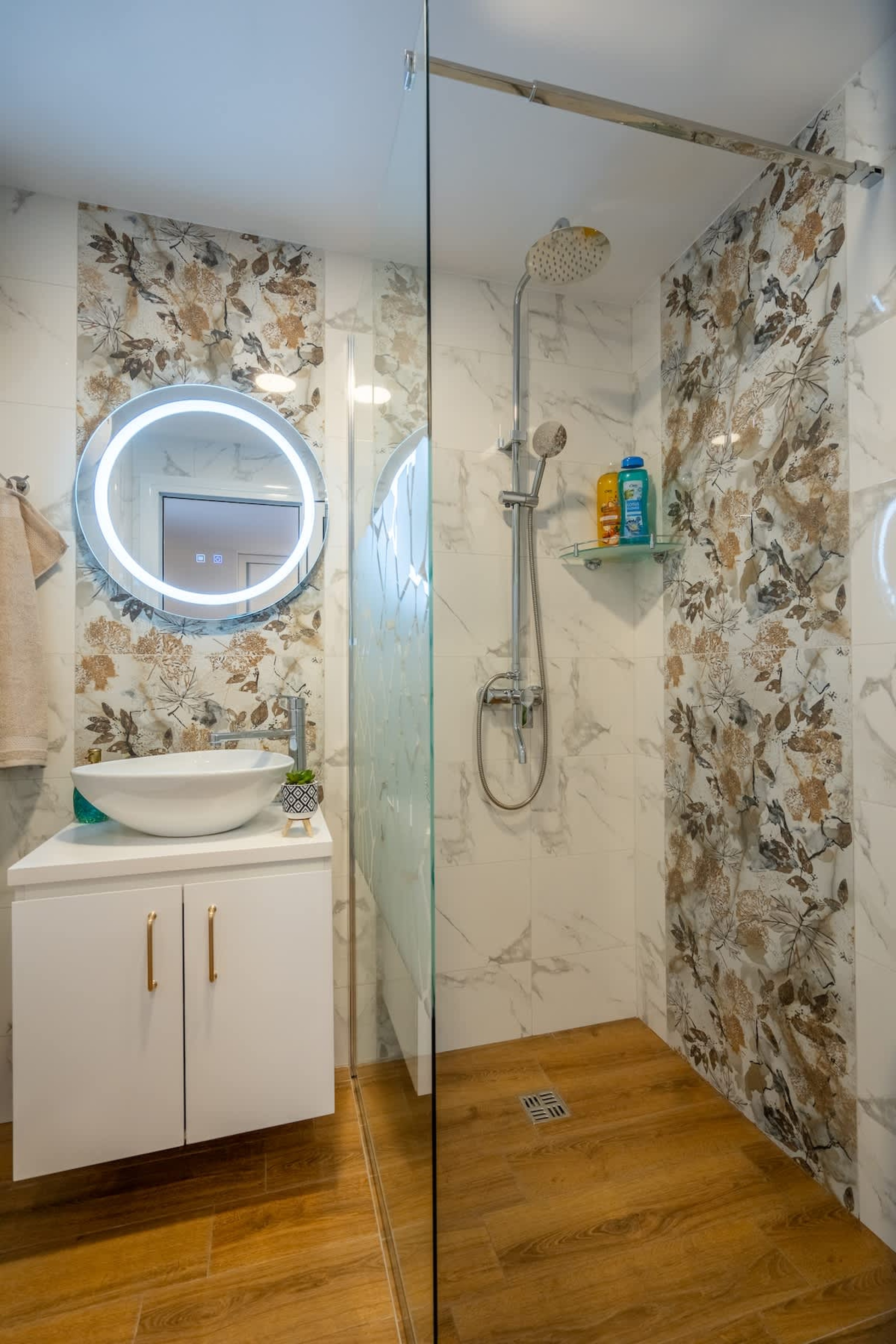 Scoutaround White Logo