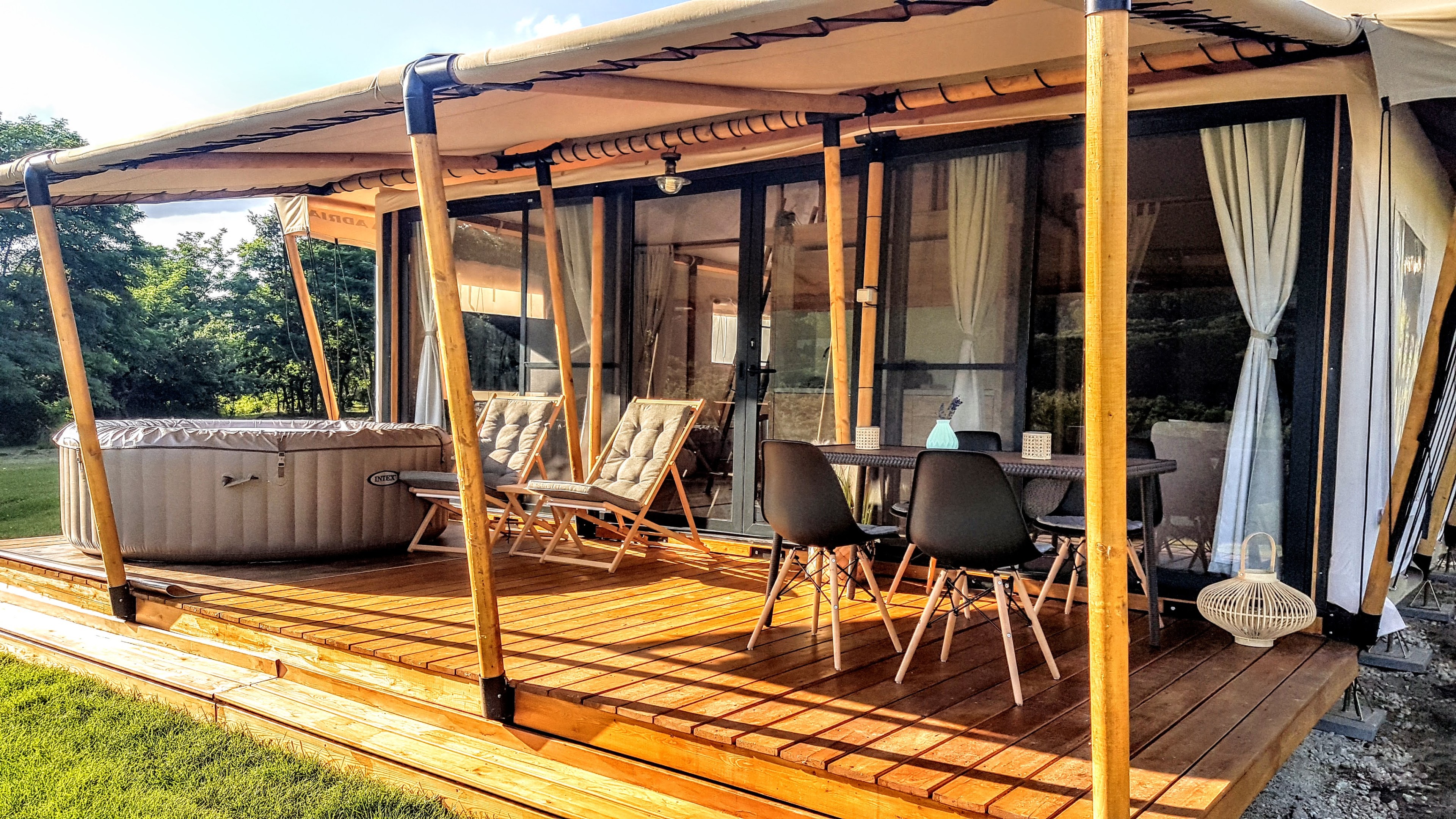 Scoutaround White Logo