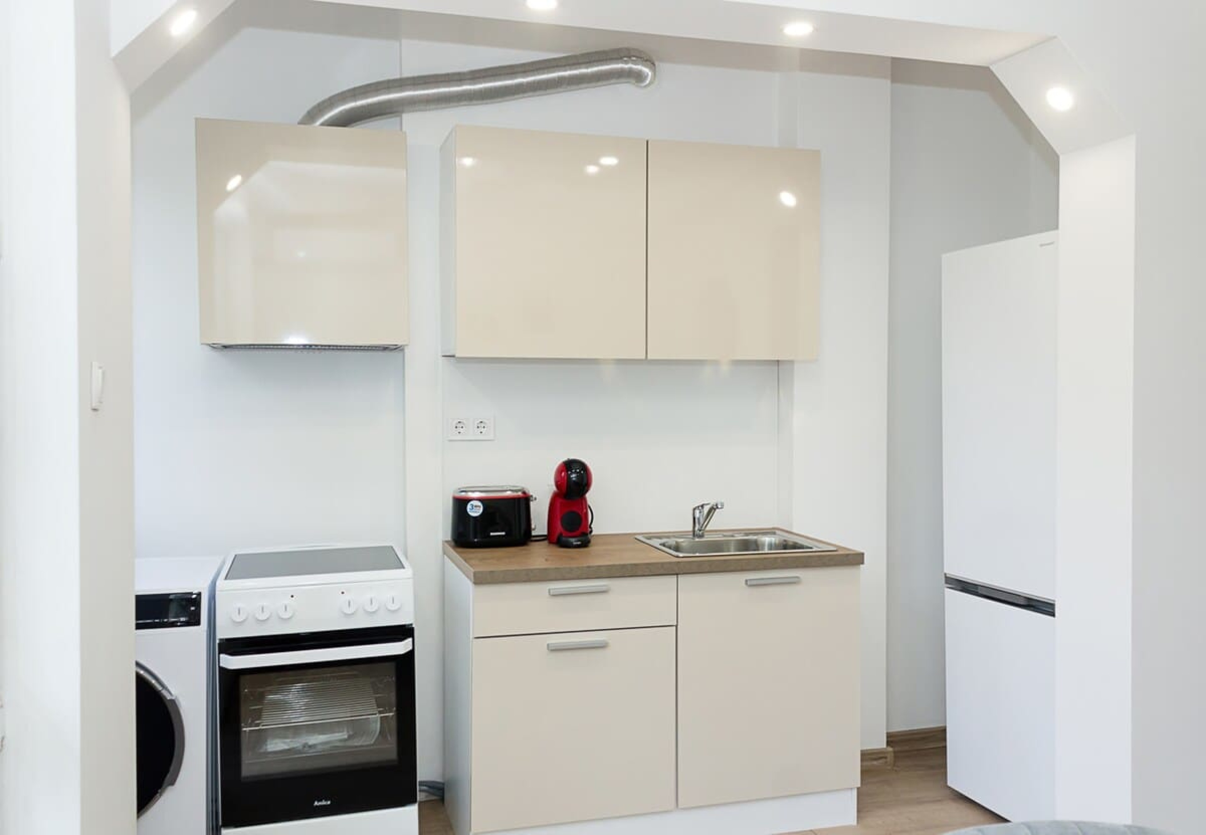 Scoutaround White Logo