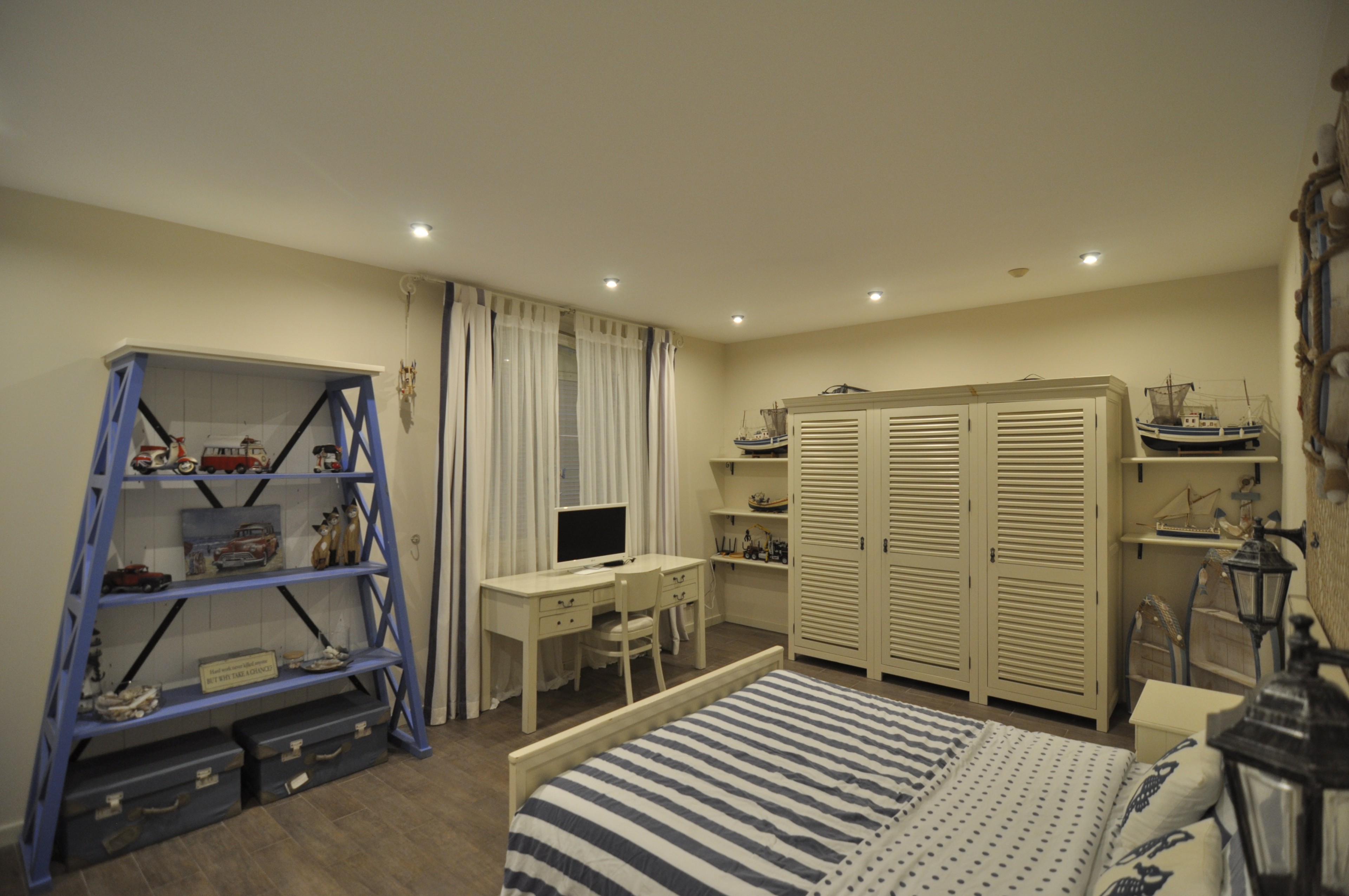 Scoutaround White Logo