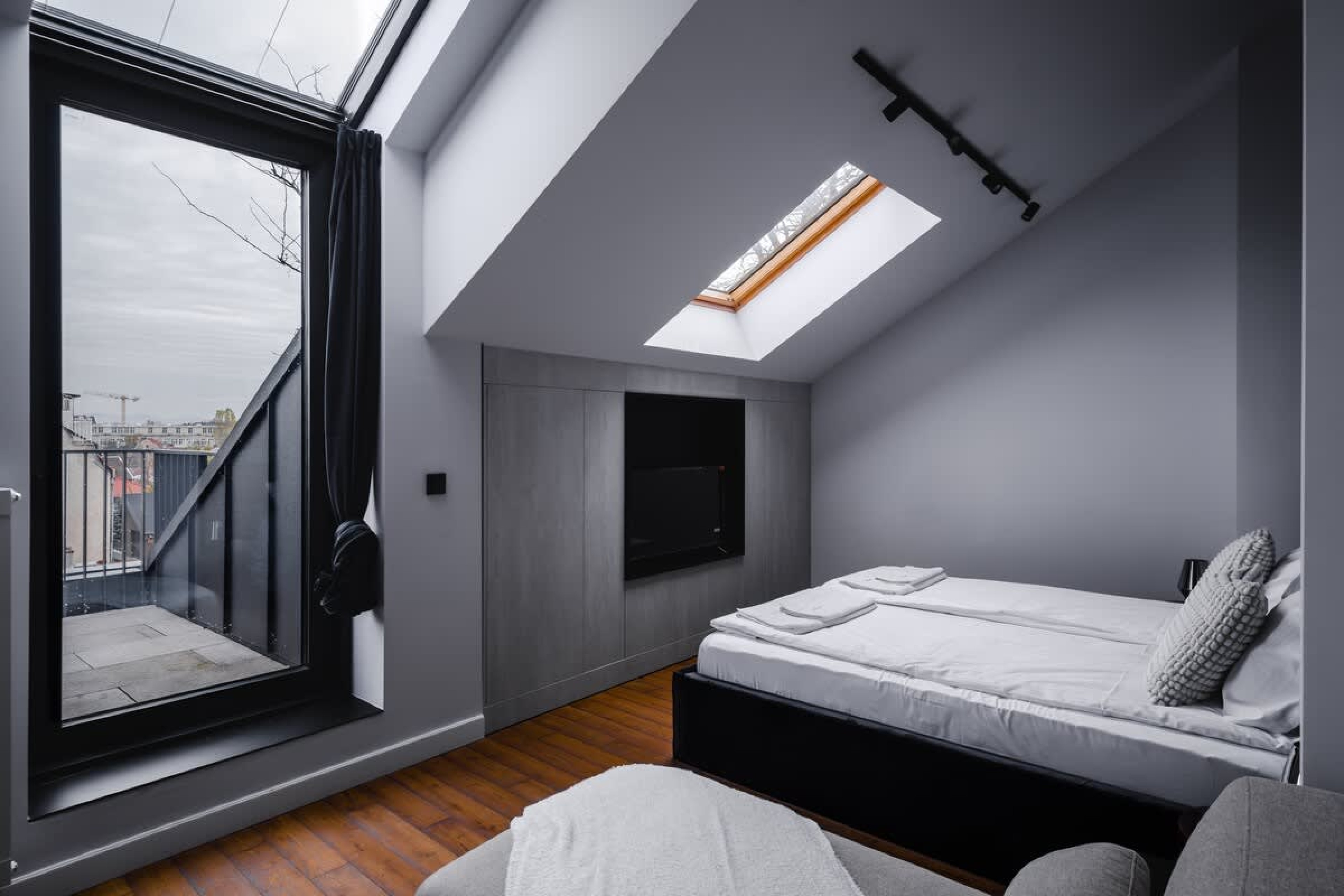 Scoutaround White Logo