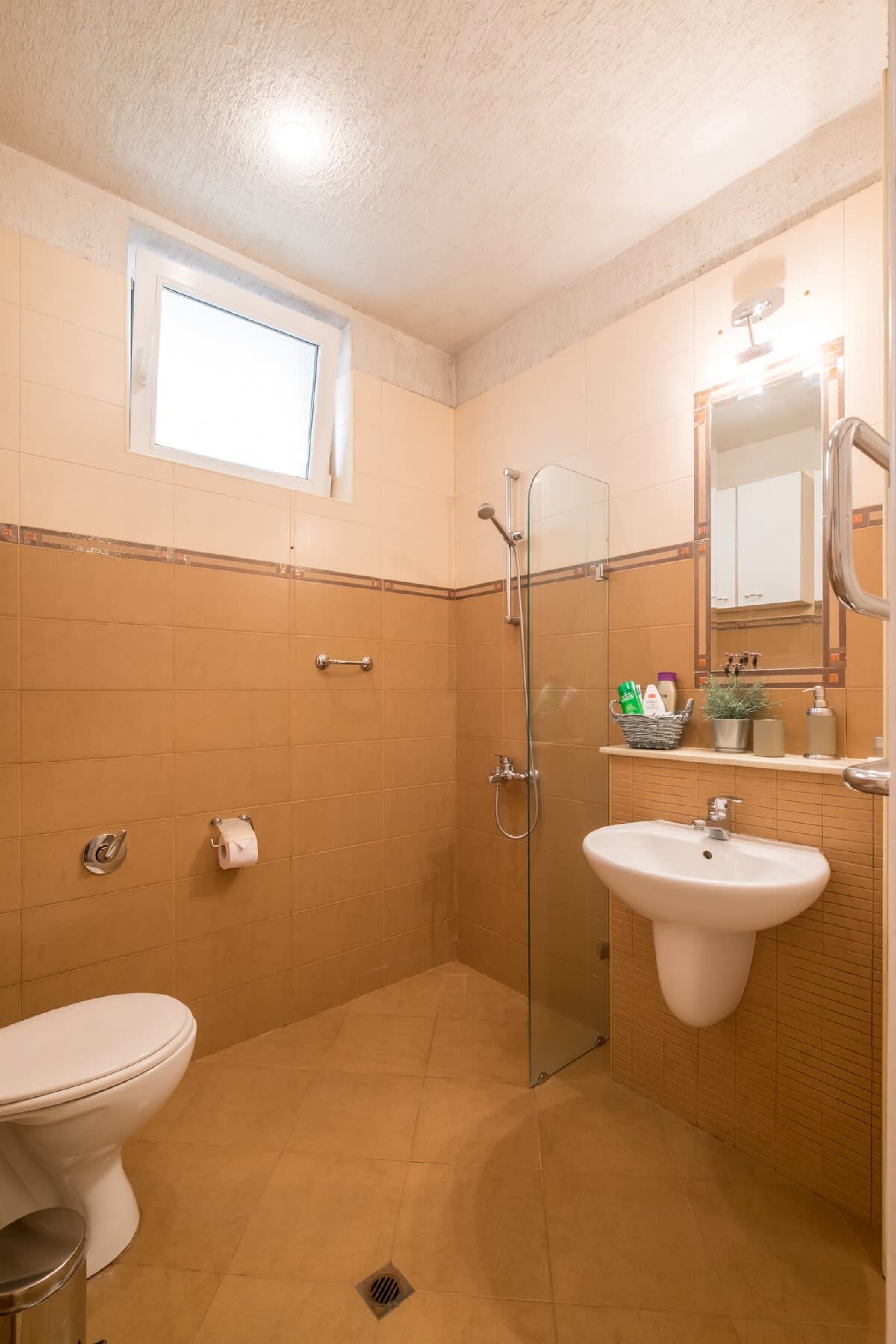 Scoutaround White Logo