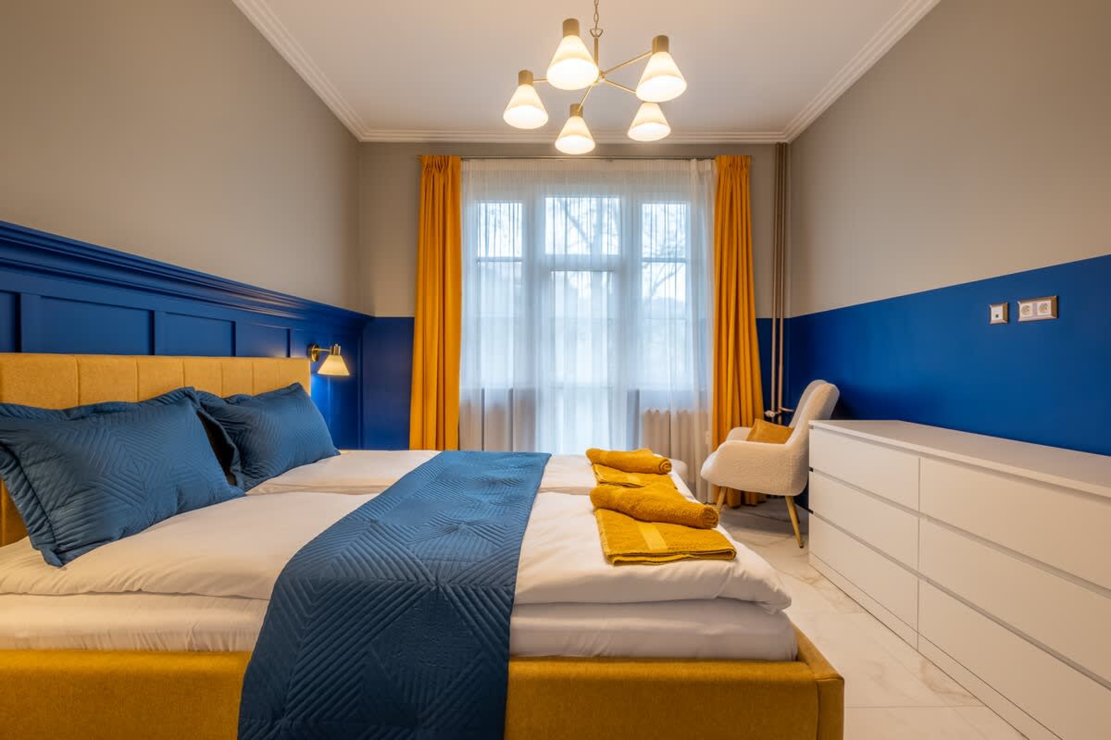 Scoutaround White Logo