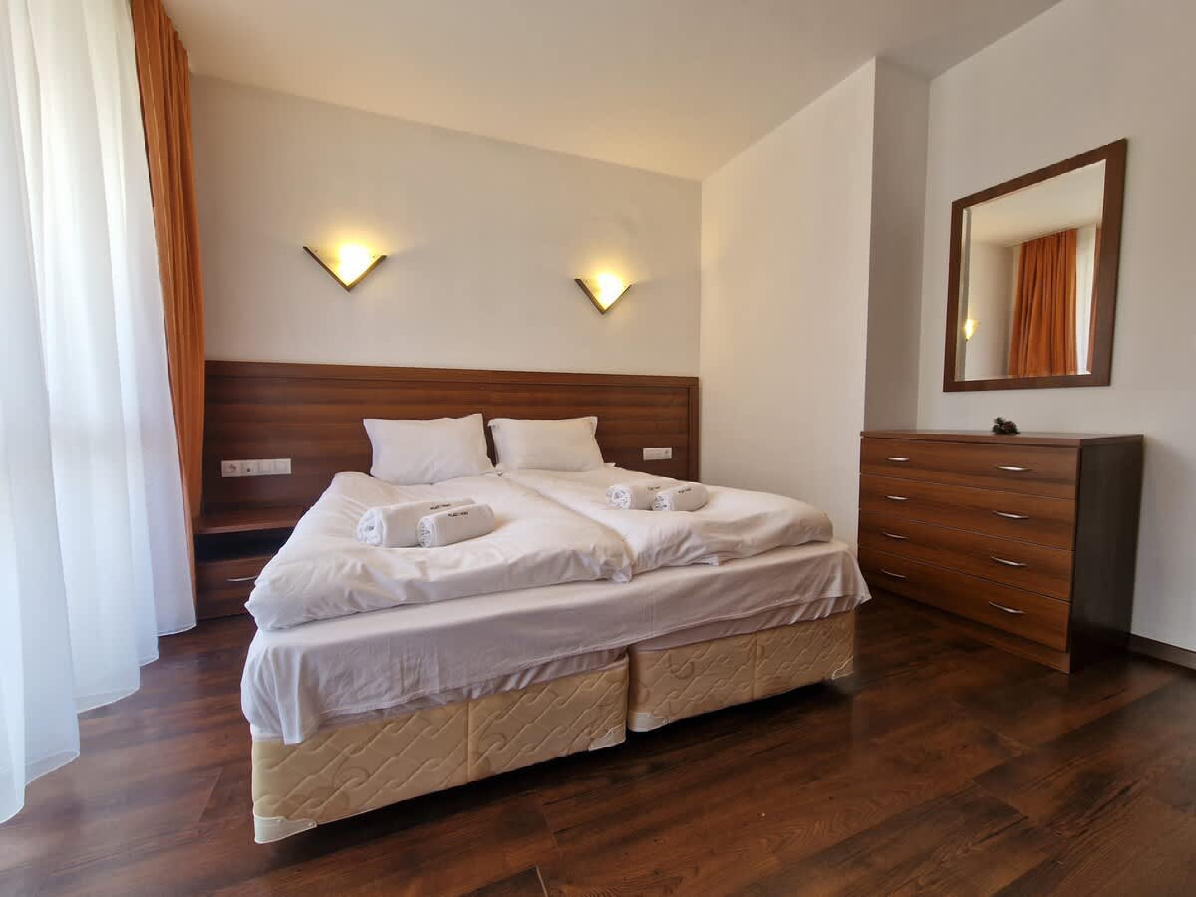 Scoutaround White Logo