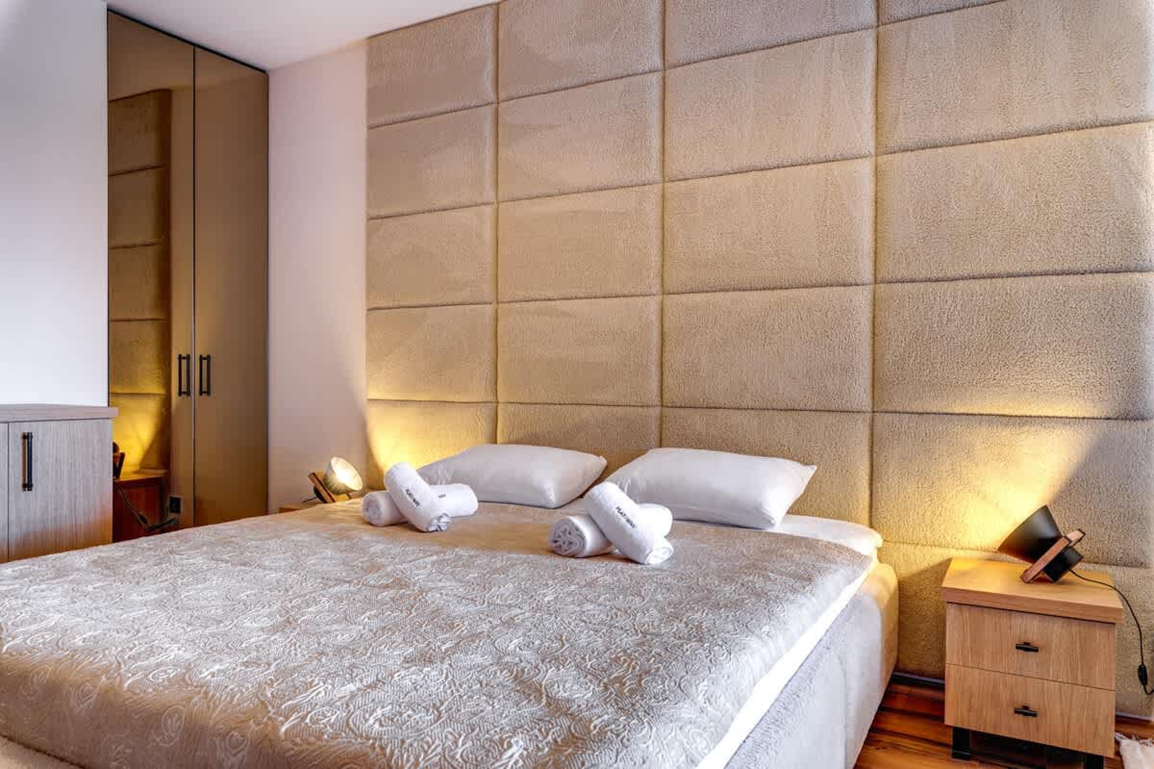 Scoutaround White Logo