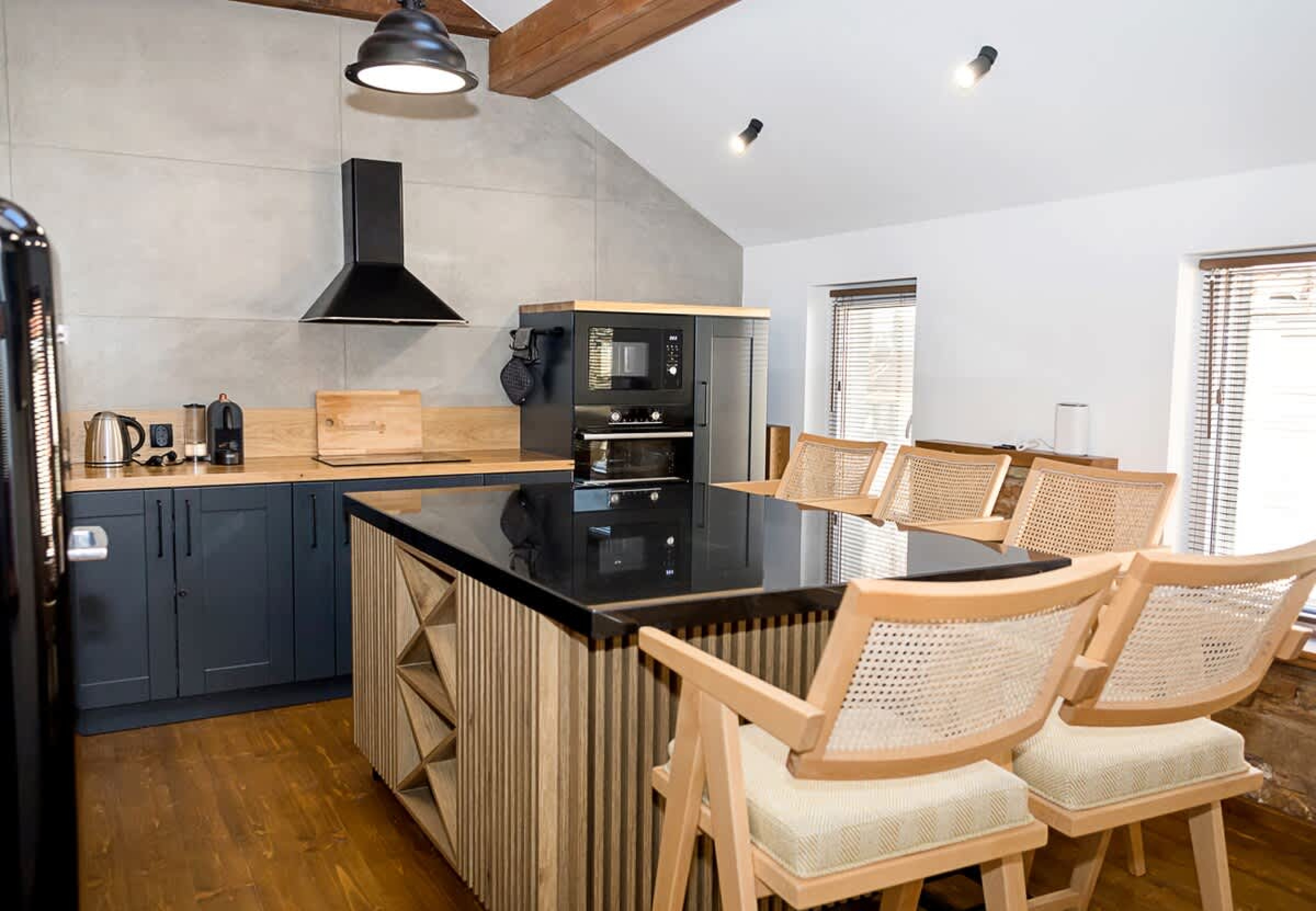 Scoutaround White Logo