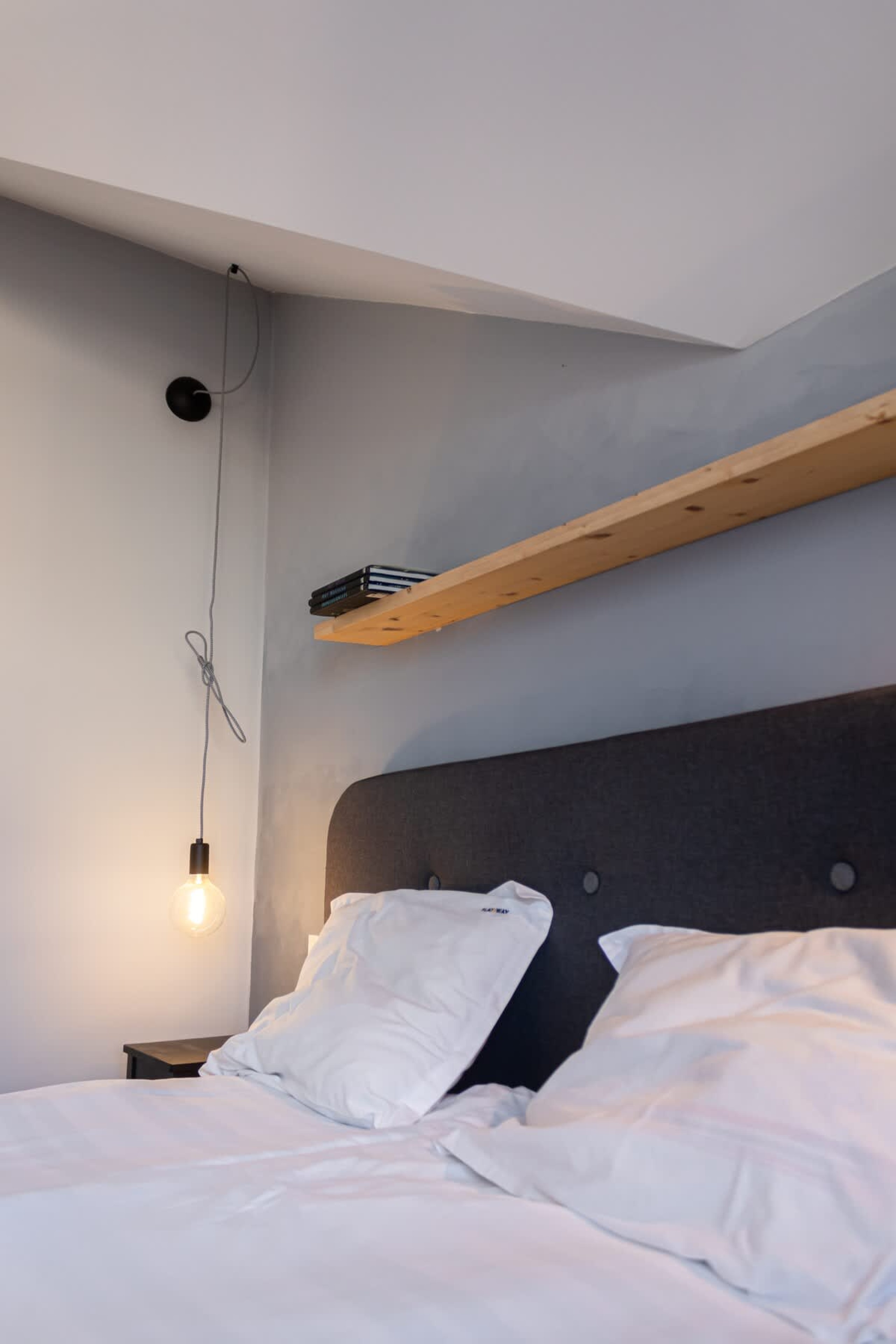 Scoutaround White Logo