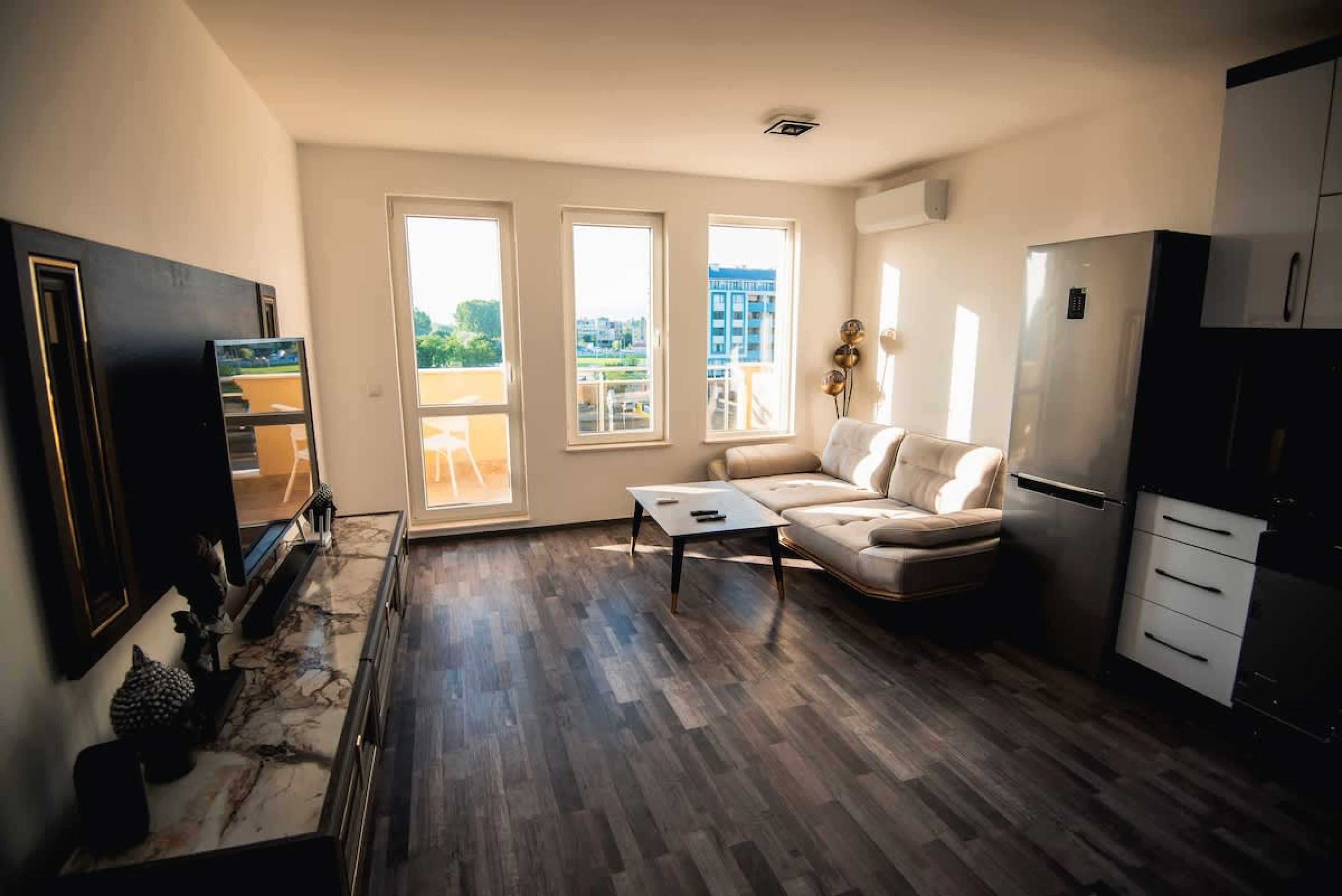 Scoutaround White Logo