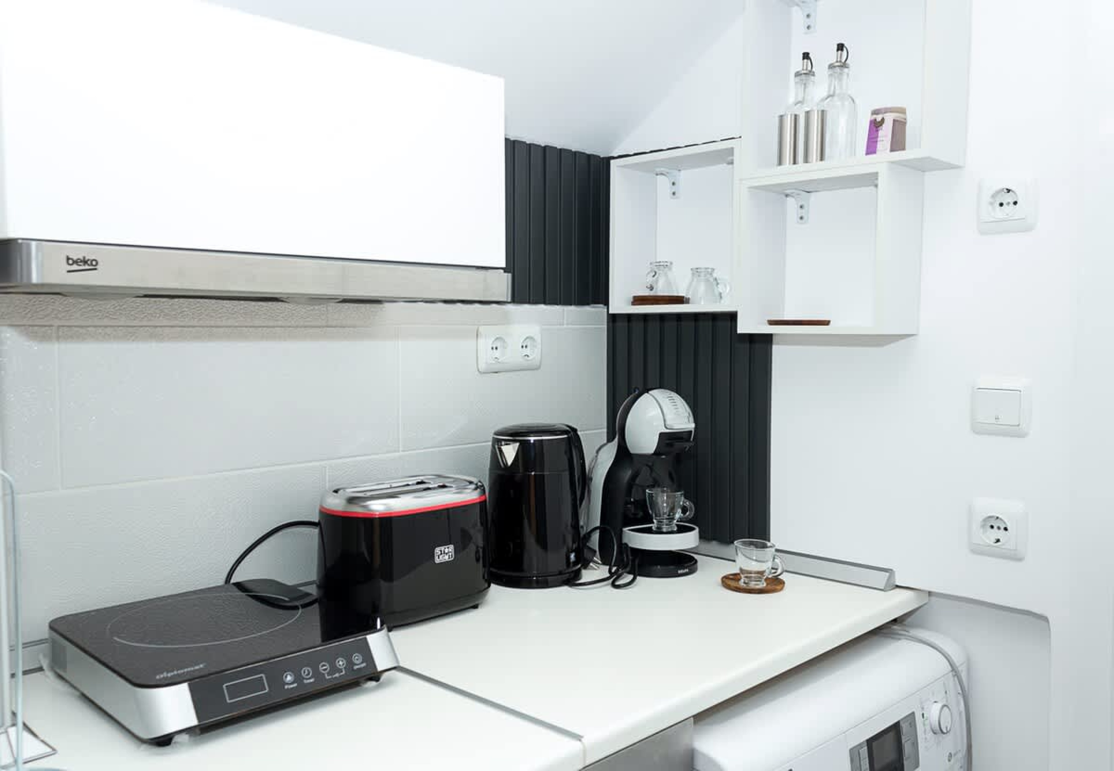 Scoutaround White Logo