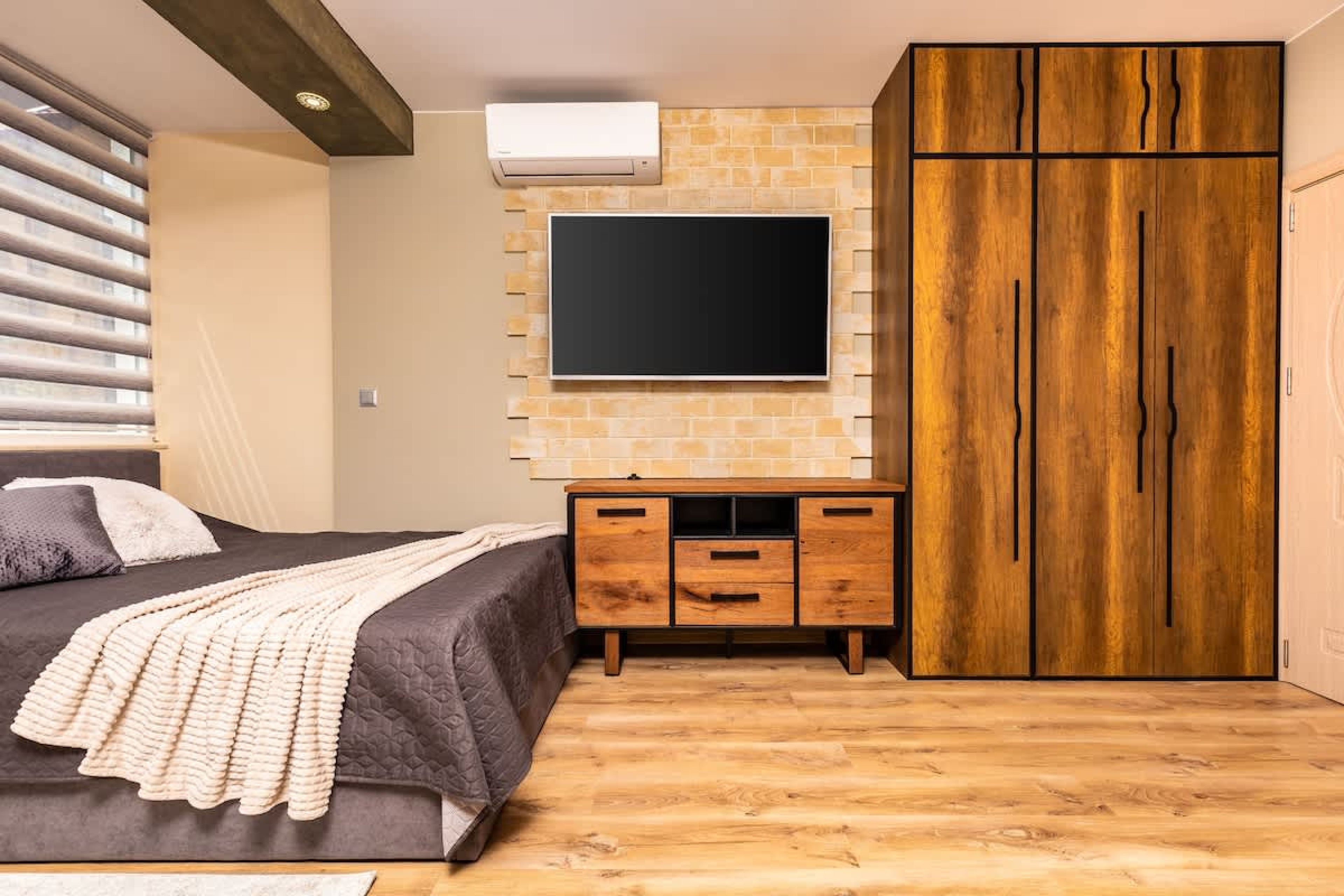 Scoutaround White Logo