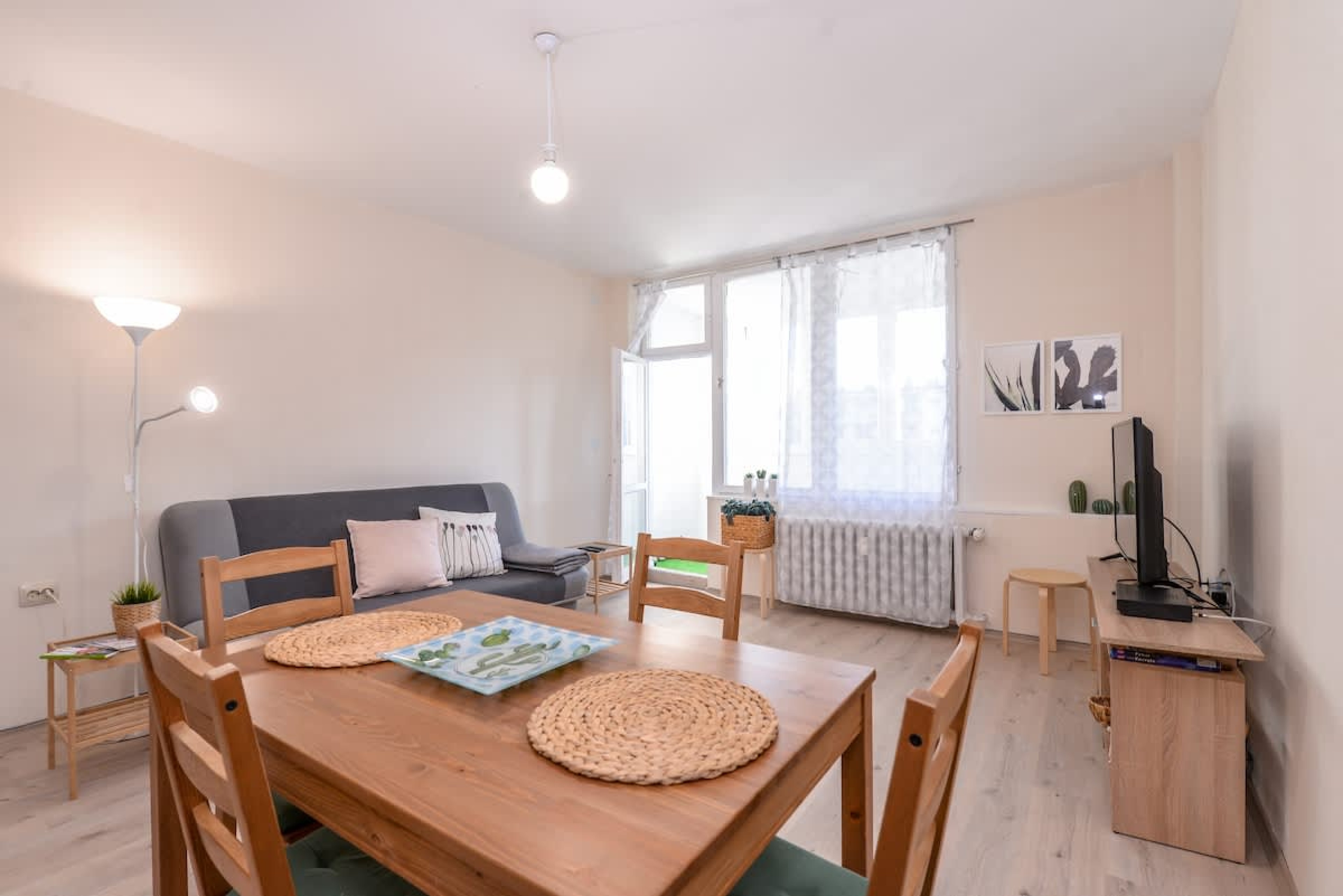 Scoutaround White Logo