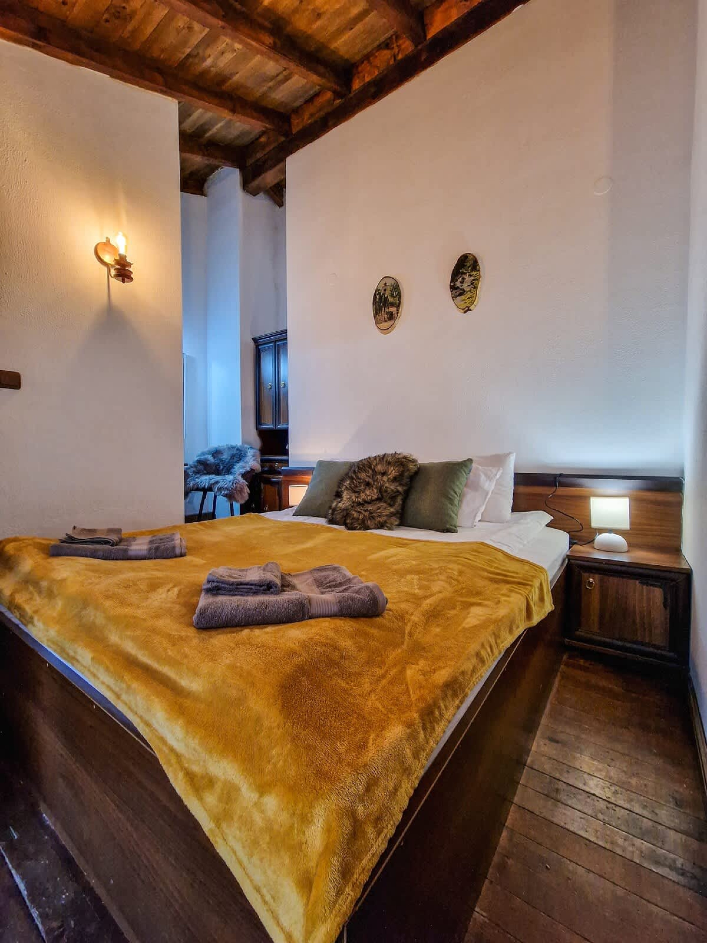 Scoutaround White Logo