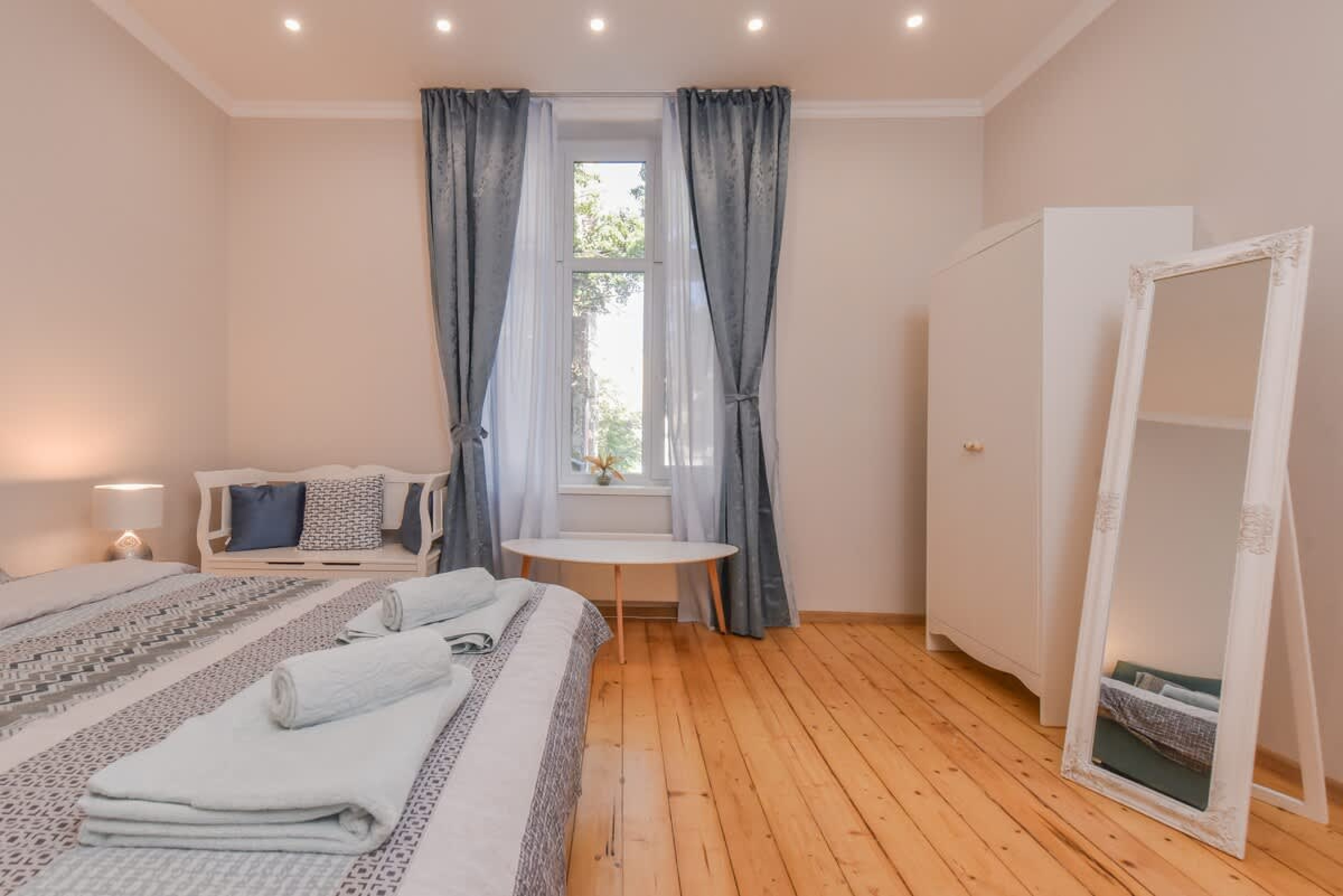 Scoutaround White Logo