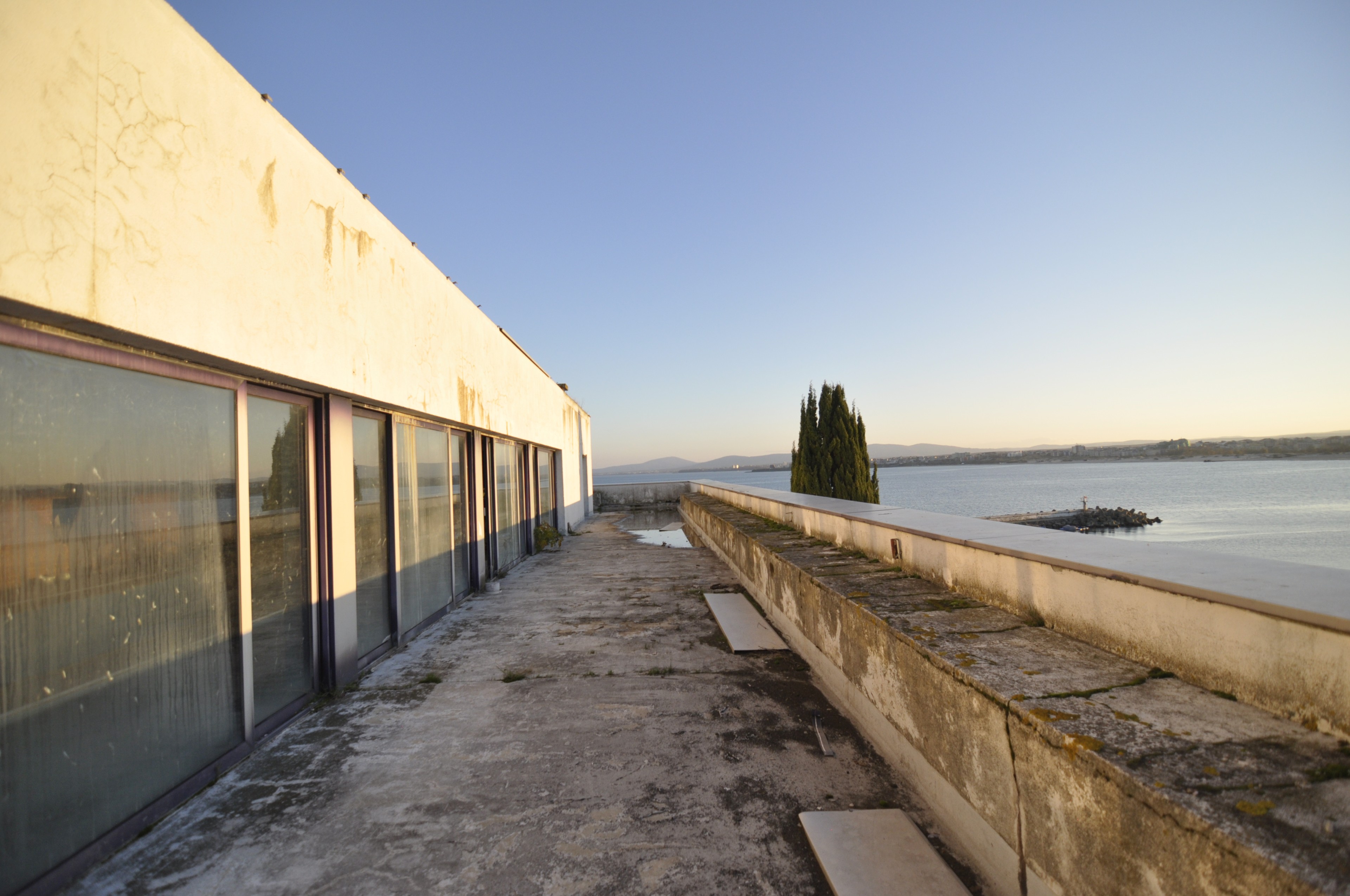 Scoutaround White Logo