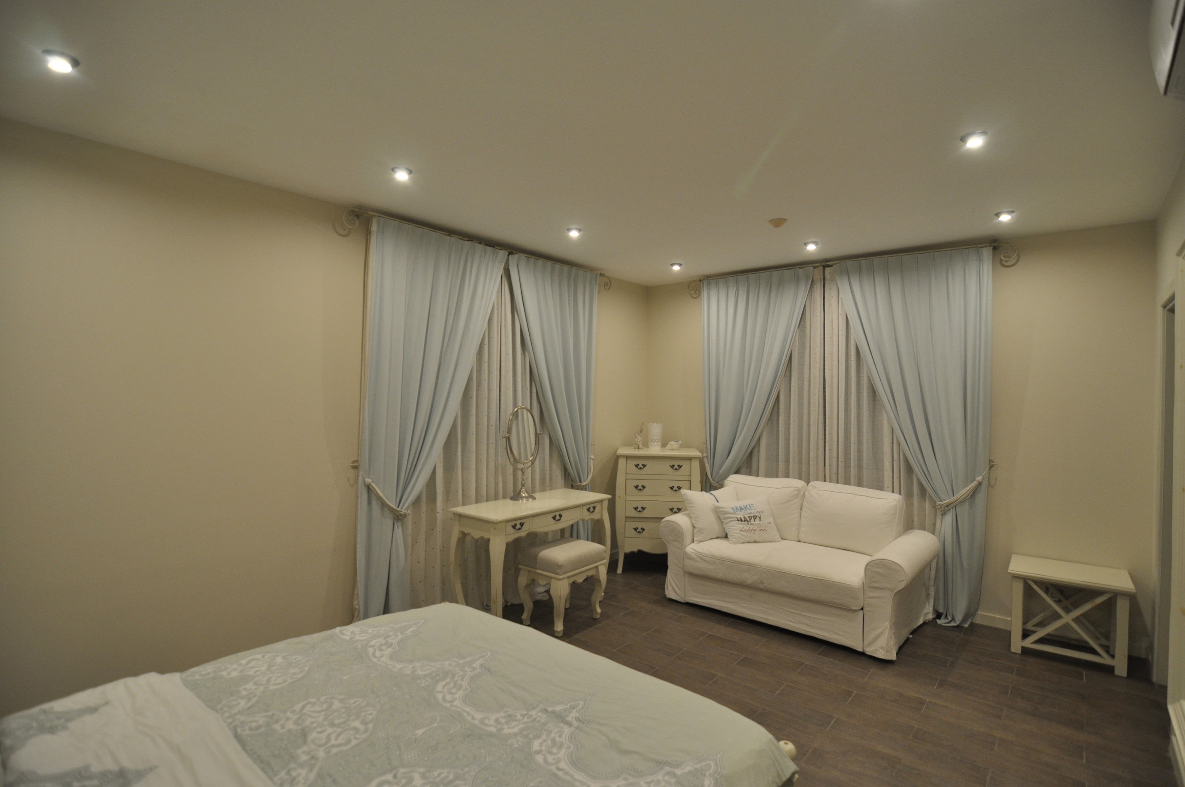 Scoutaround White Logo