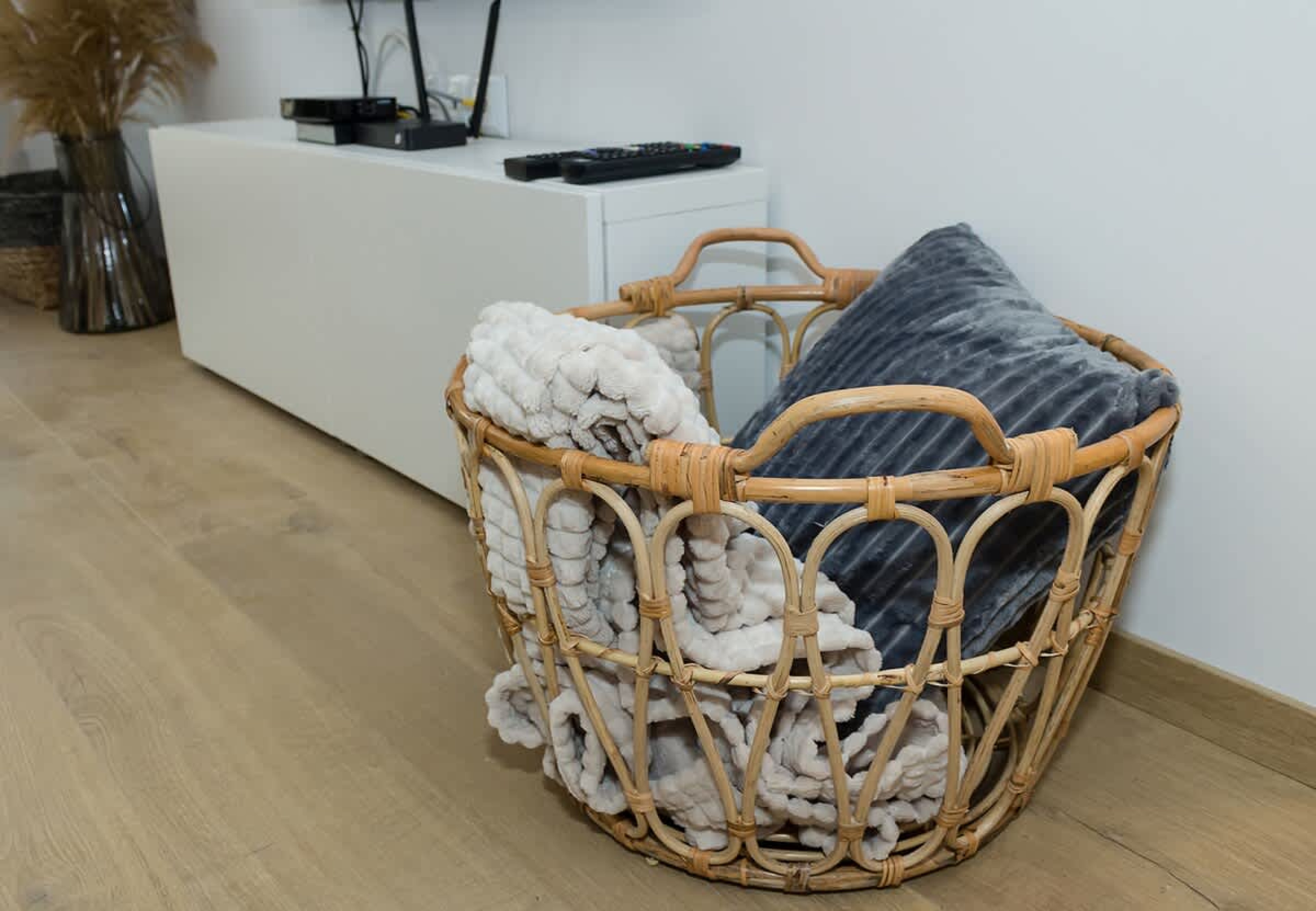 Scoutaround White Logo