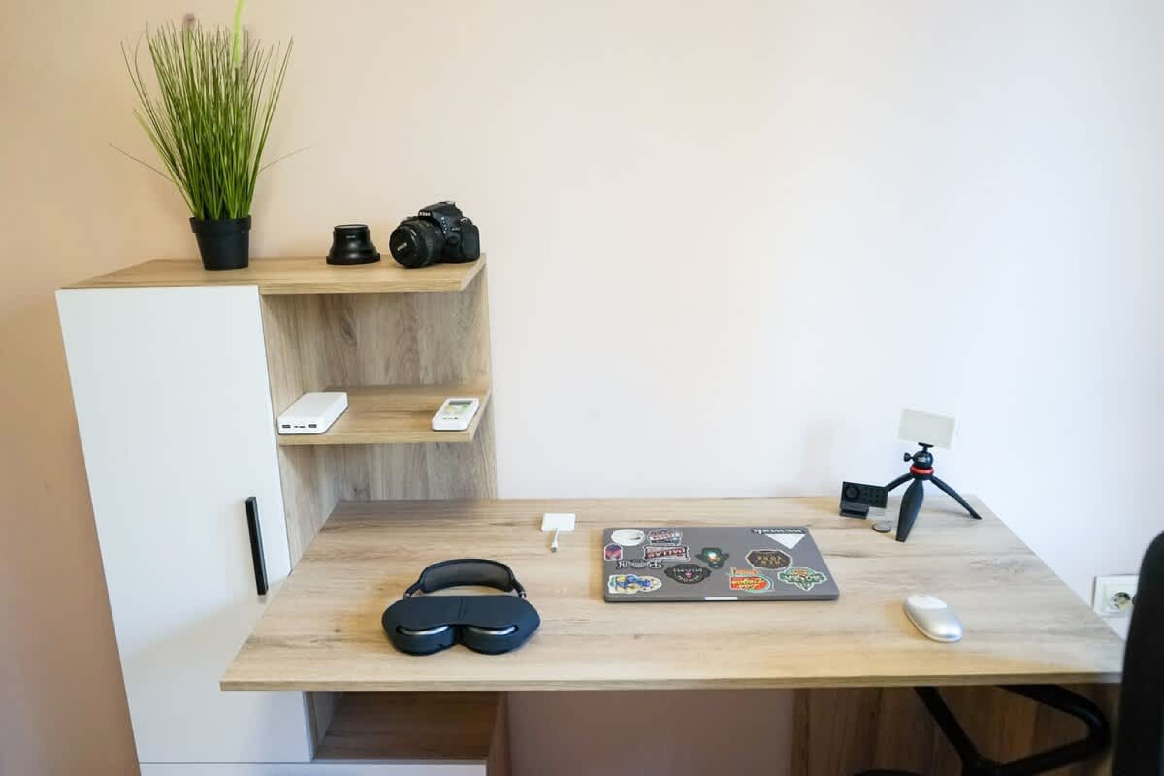 Scoutaround White Logo