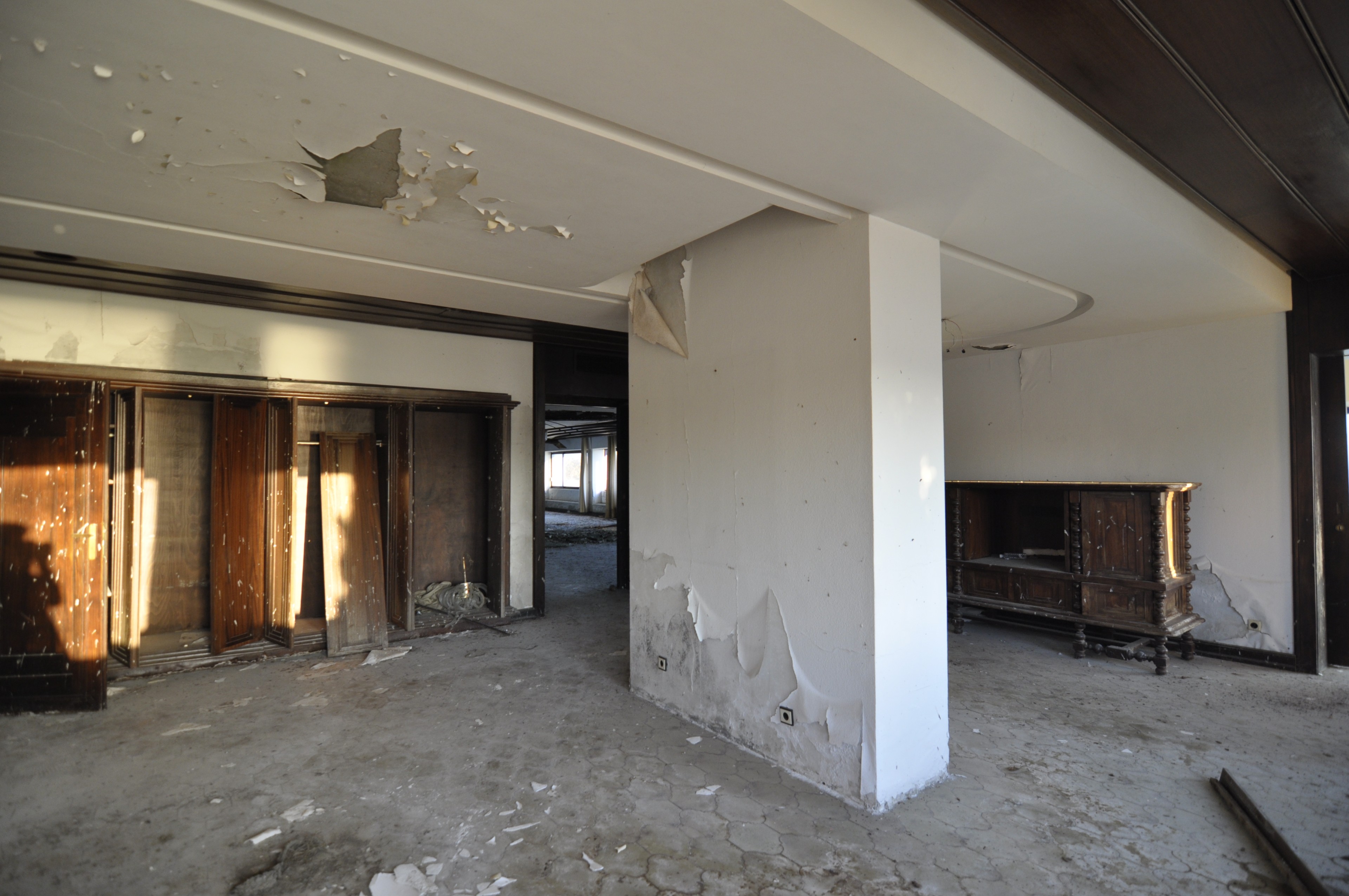 Scoutaround White Logo