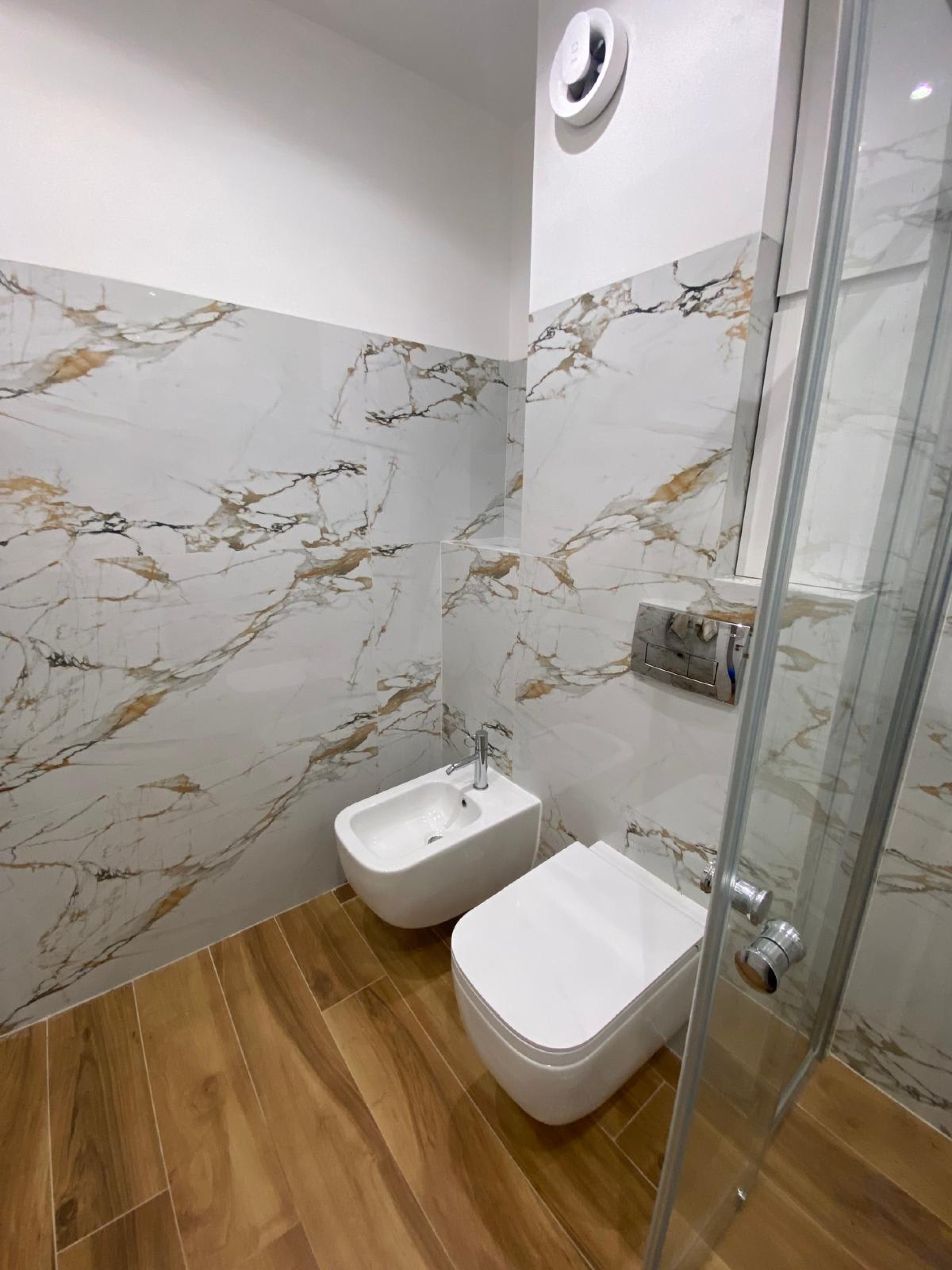 Scoutaround White Logo