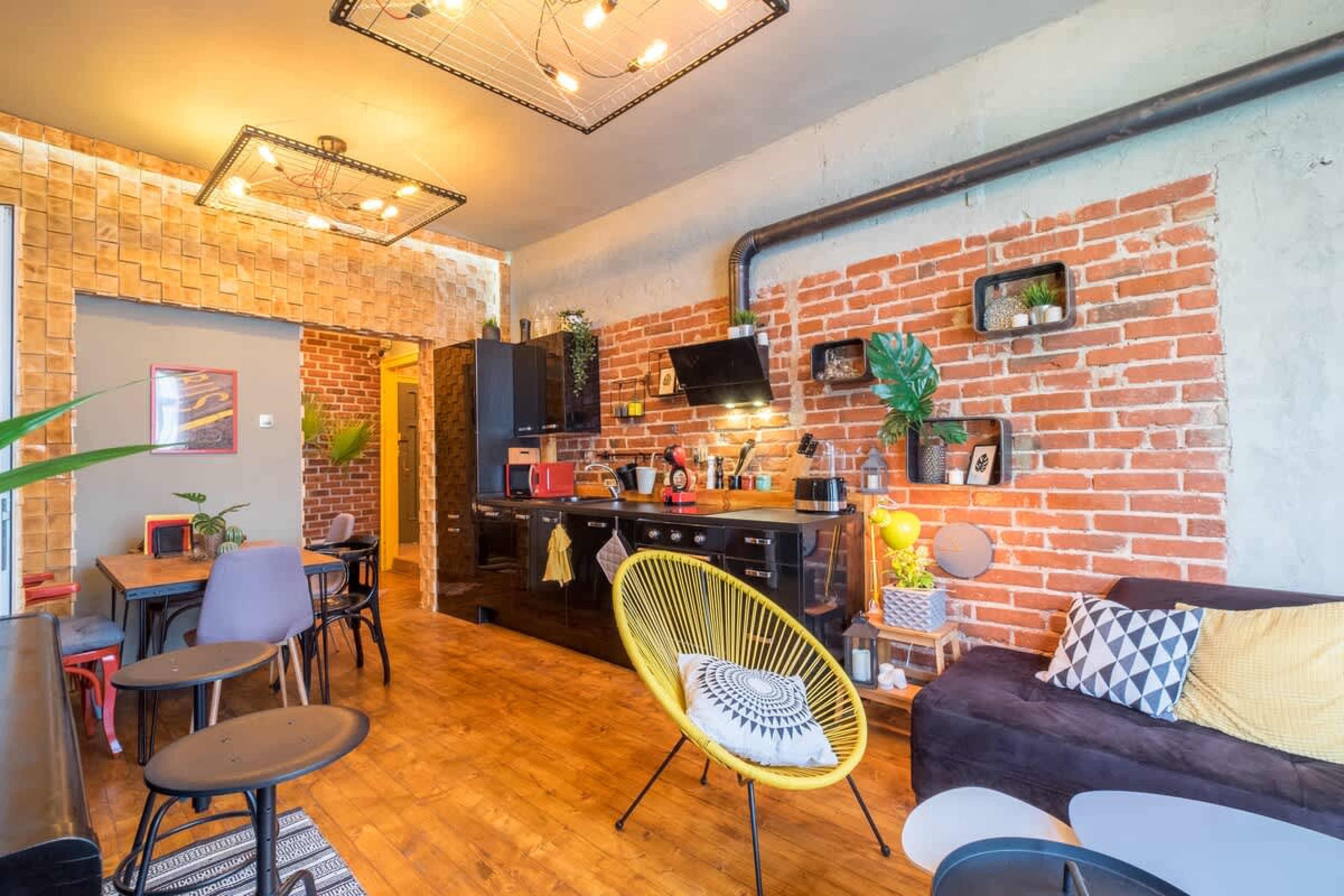 Scoutaround White Logo